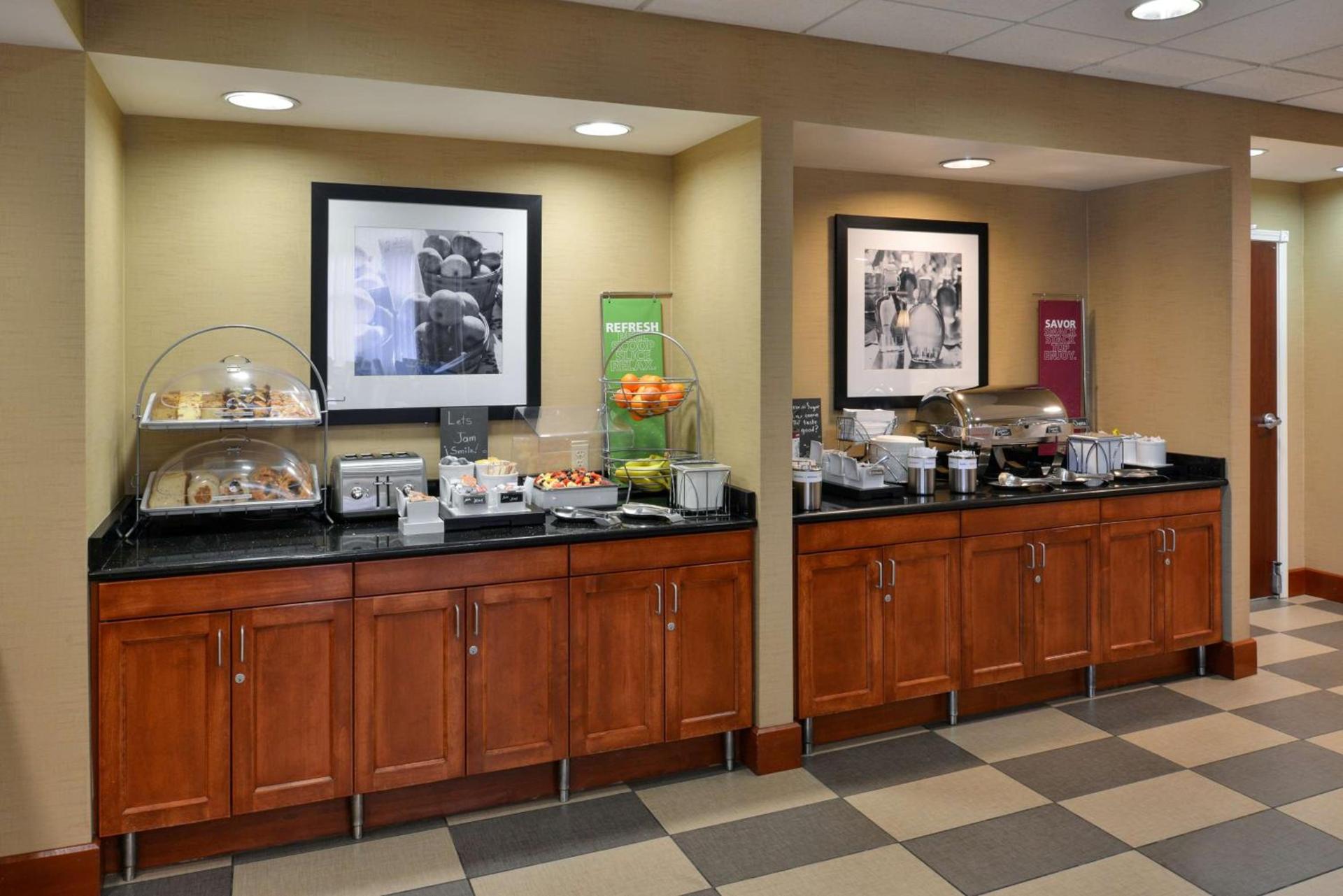 Hampton Inn & Suites Tacoma photo 10