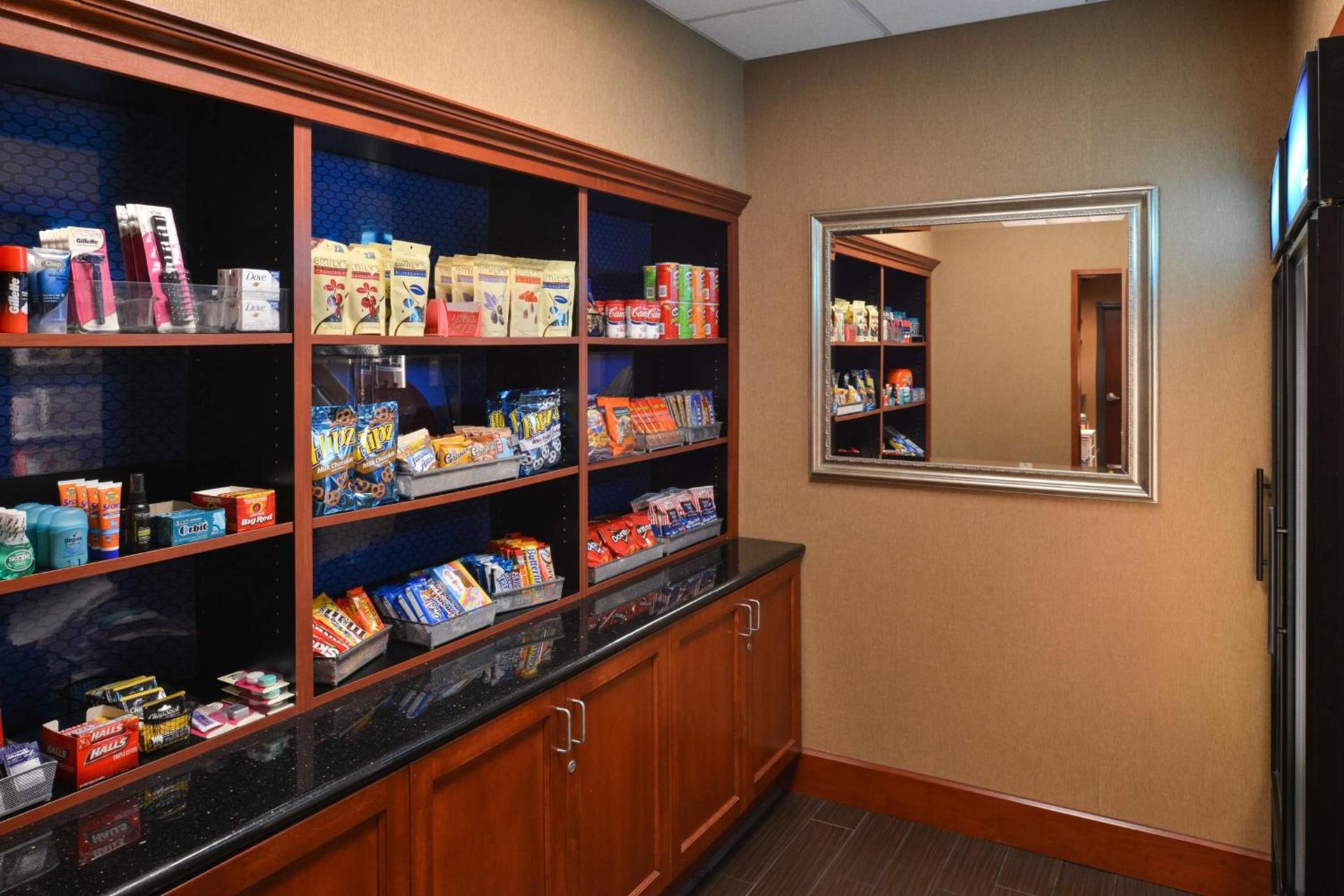 Hampton Inn & Suites Tacoma photo 11
