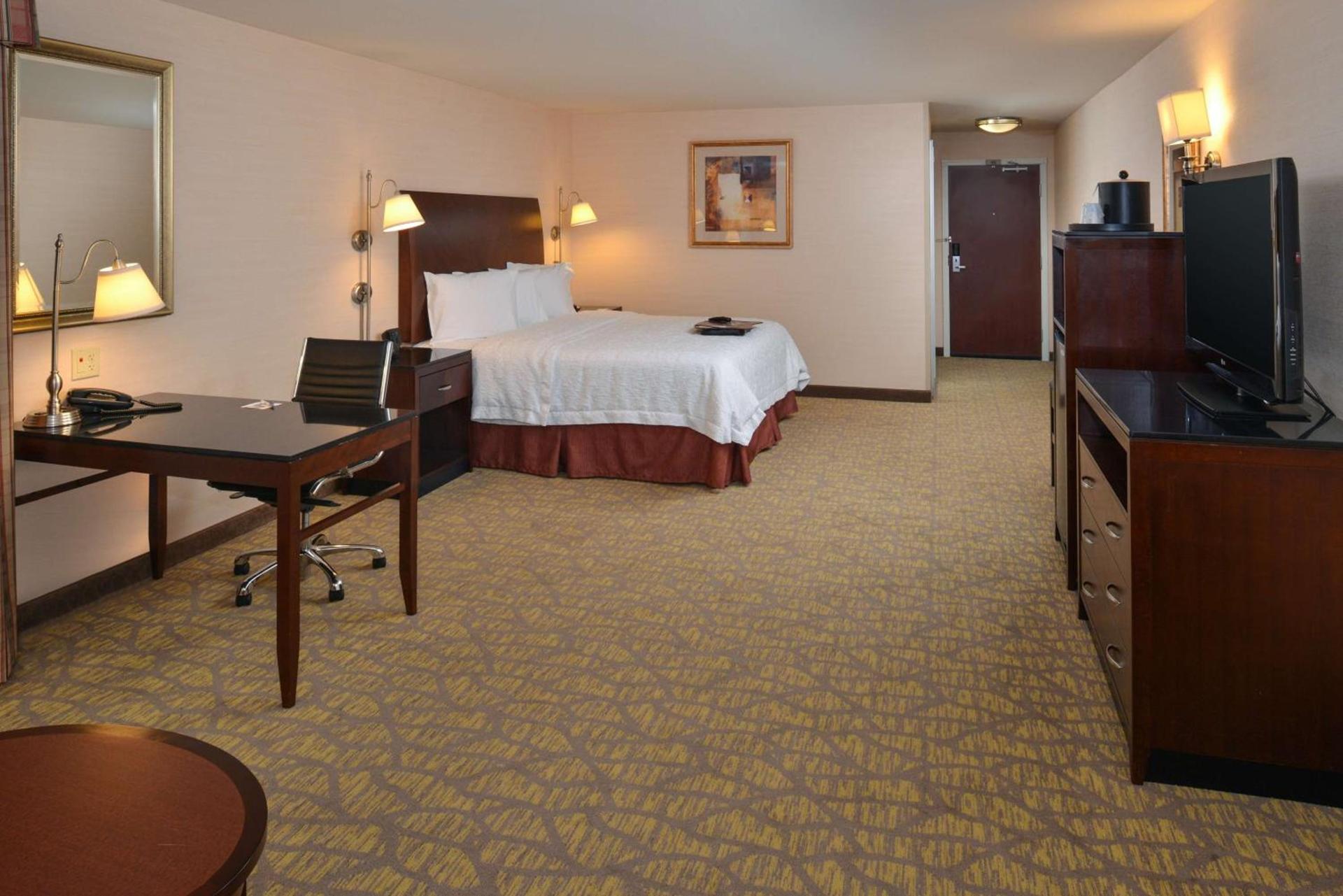 Hampton Inn & Suites Tacoma photo 13