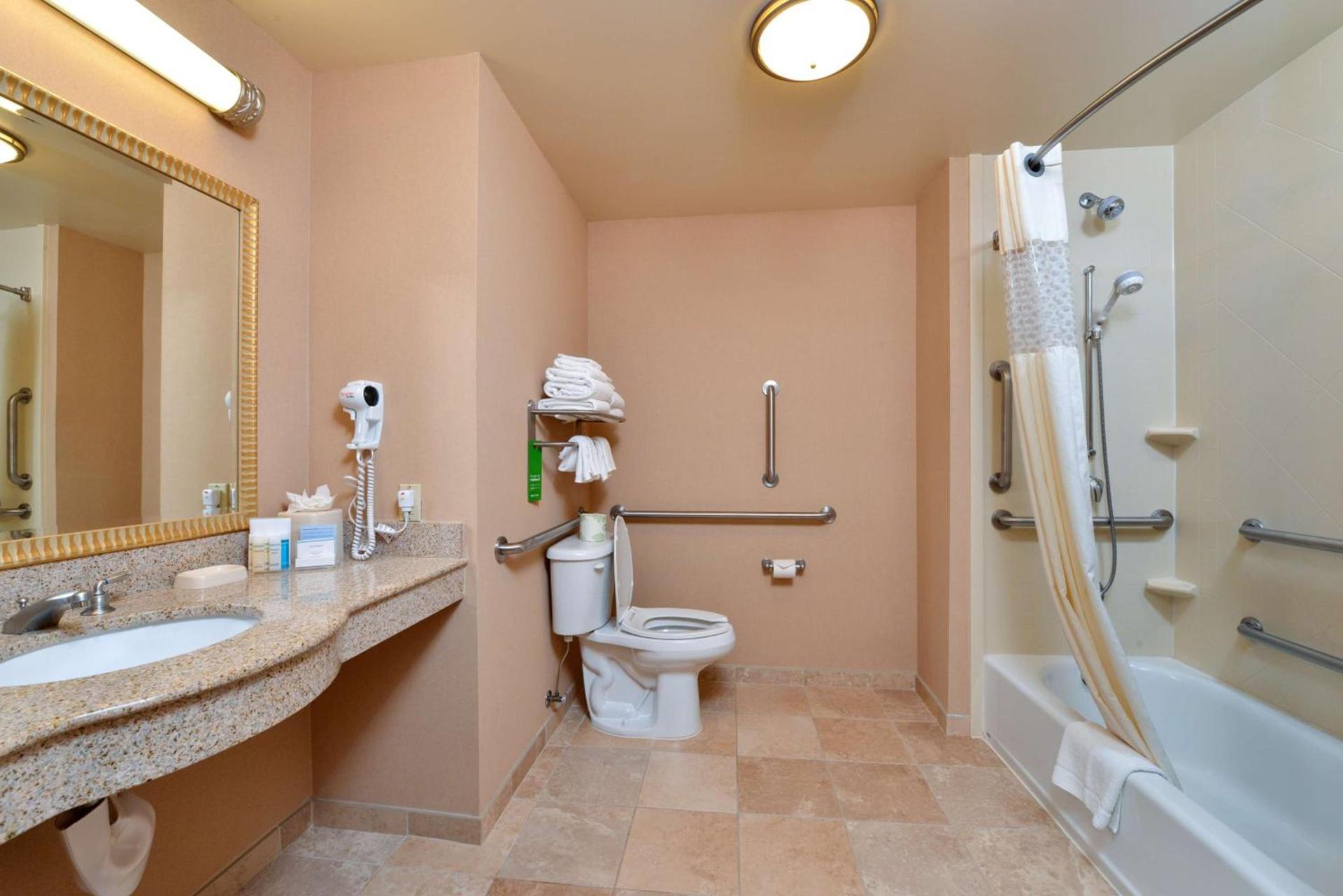 Hampton Inn & Suites Tacoma photo 17