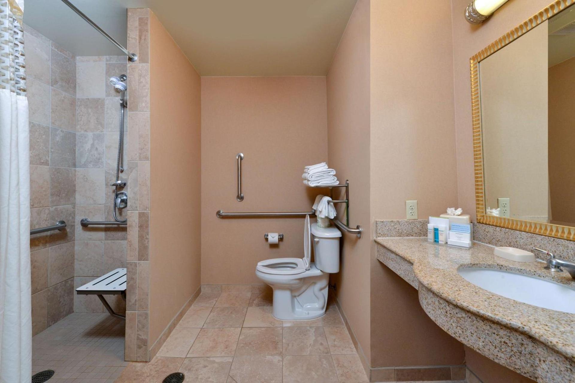 Hampton Inn & Suites Tacoma photo 16