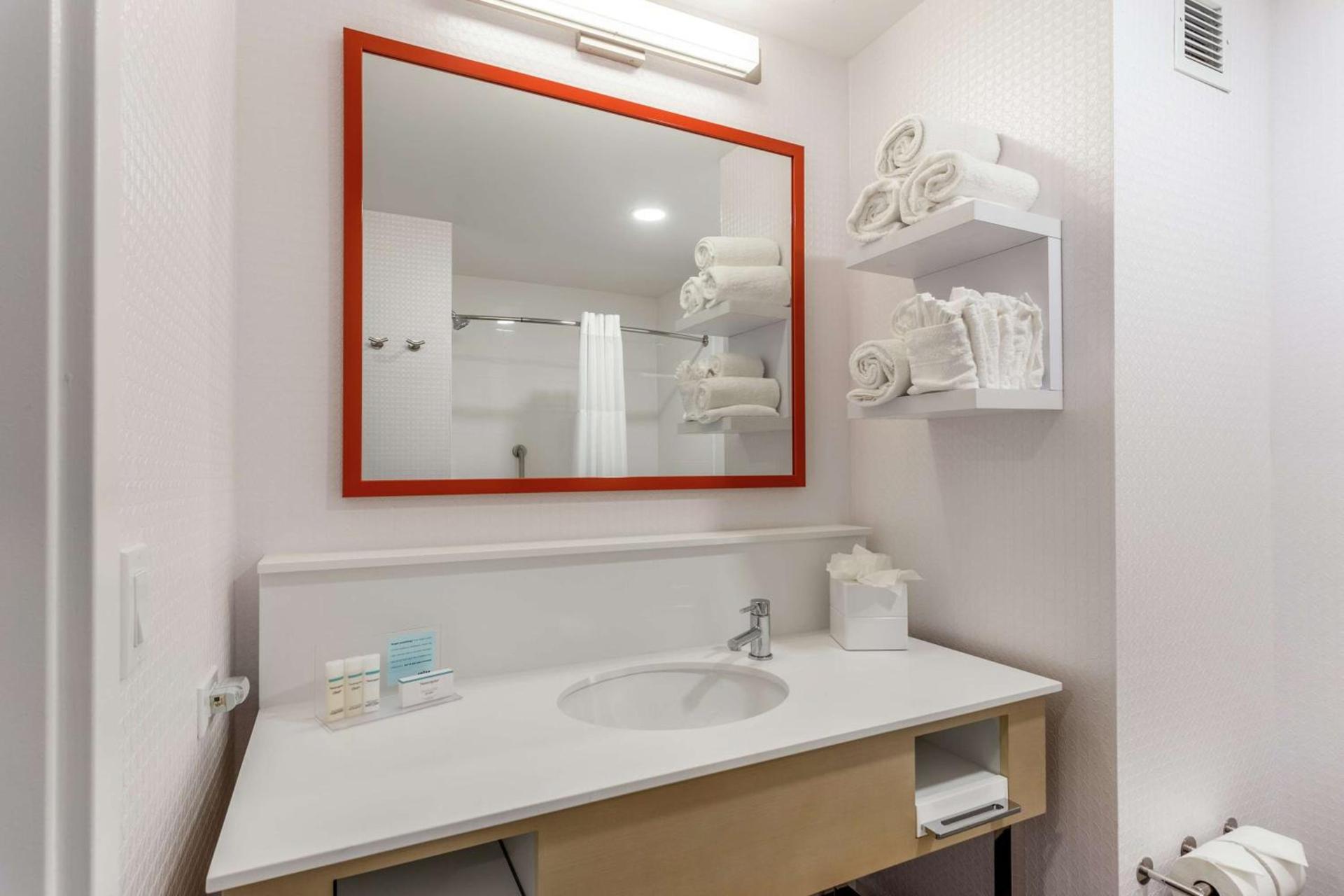 Hampton Inn Oakland Downtown-City Center photo 11