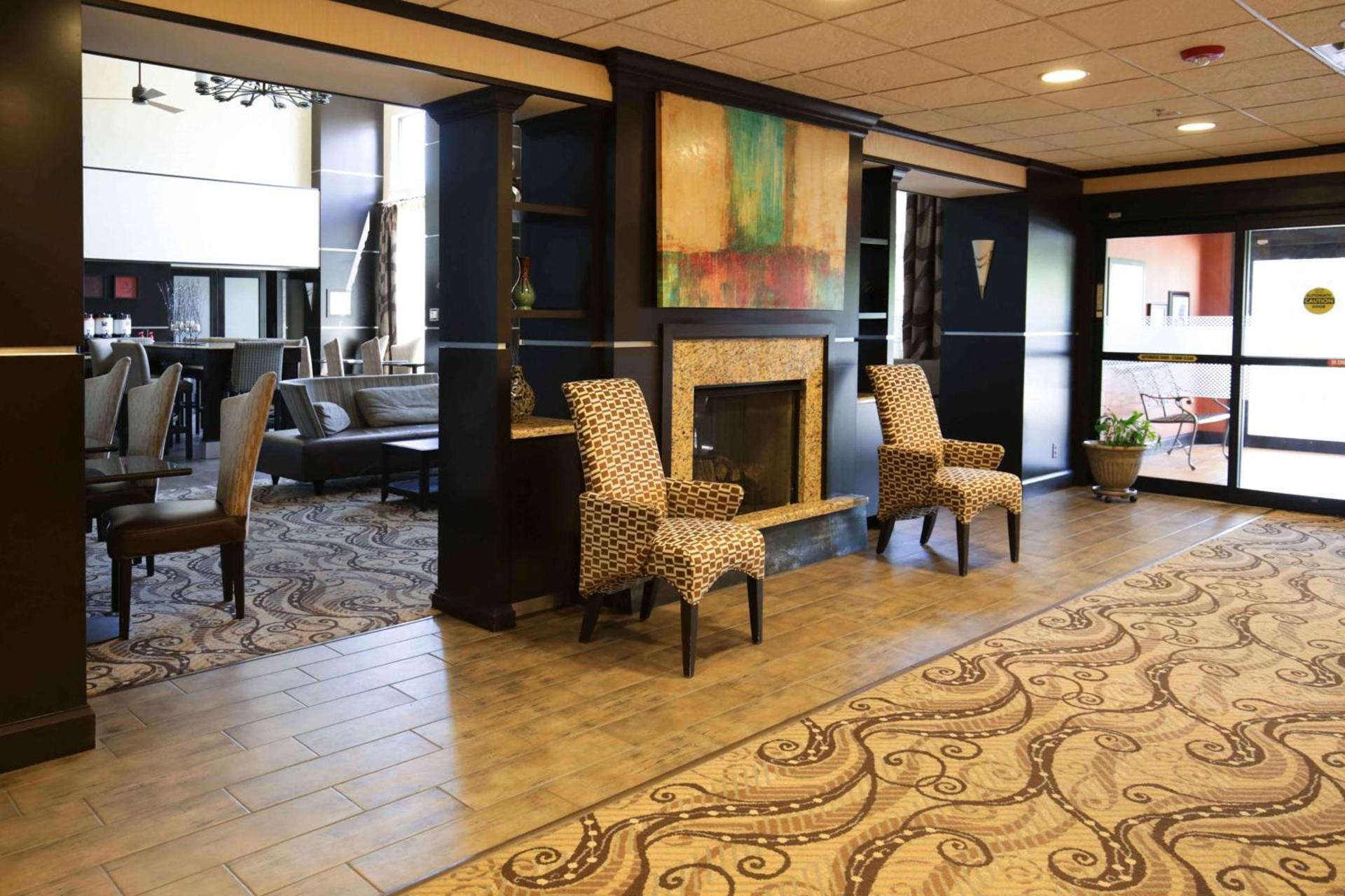 Hampton Inn & Suites McAlester photo 3