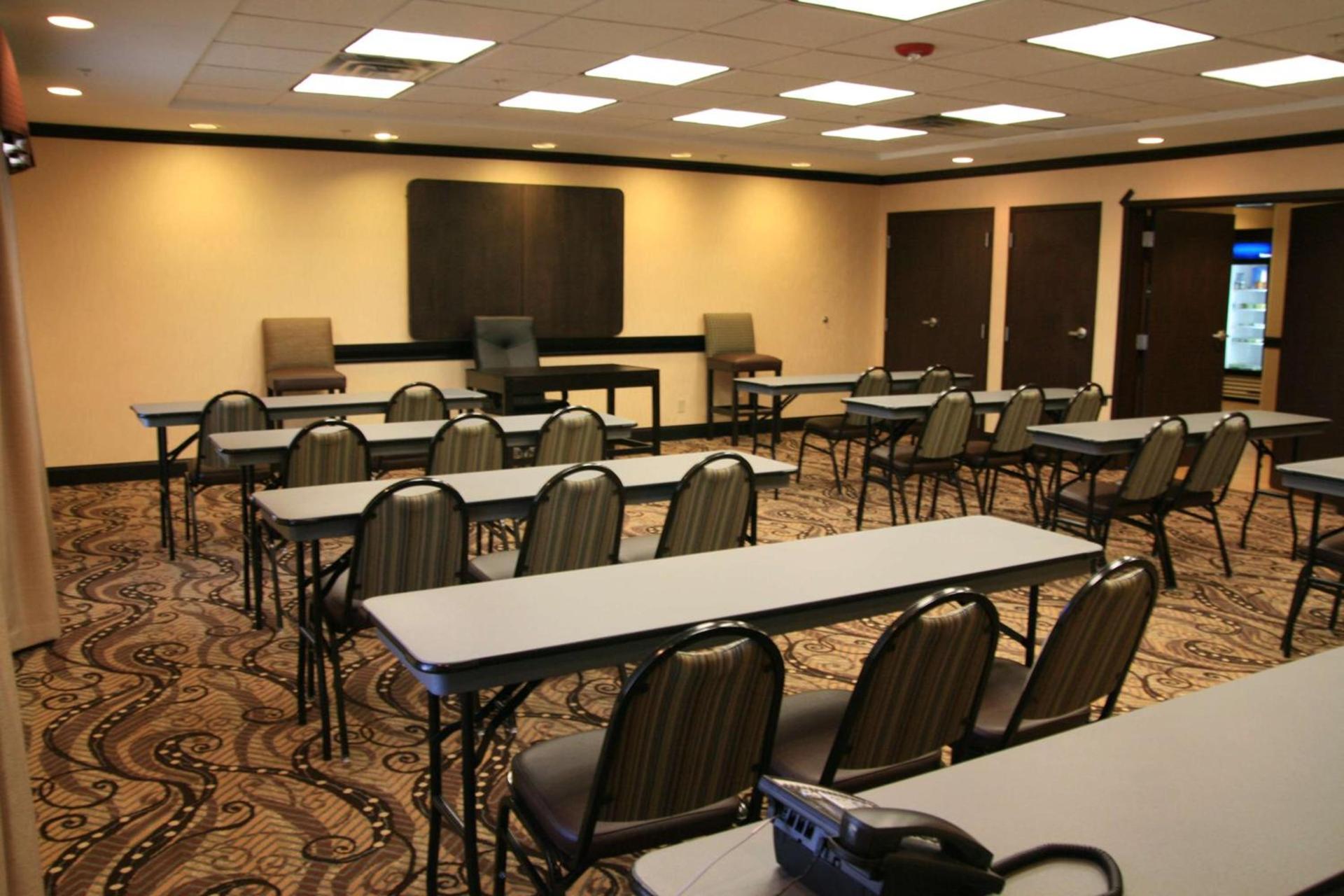Hampton Inn & Suites McAlester photo 15