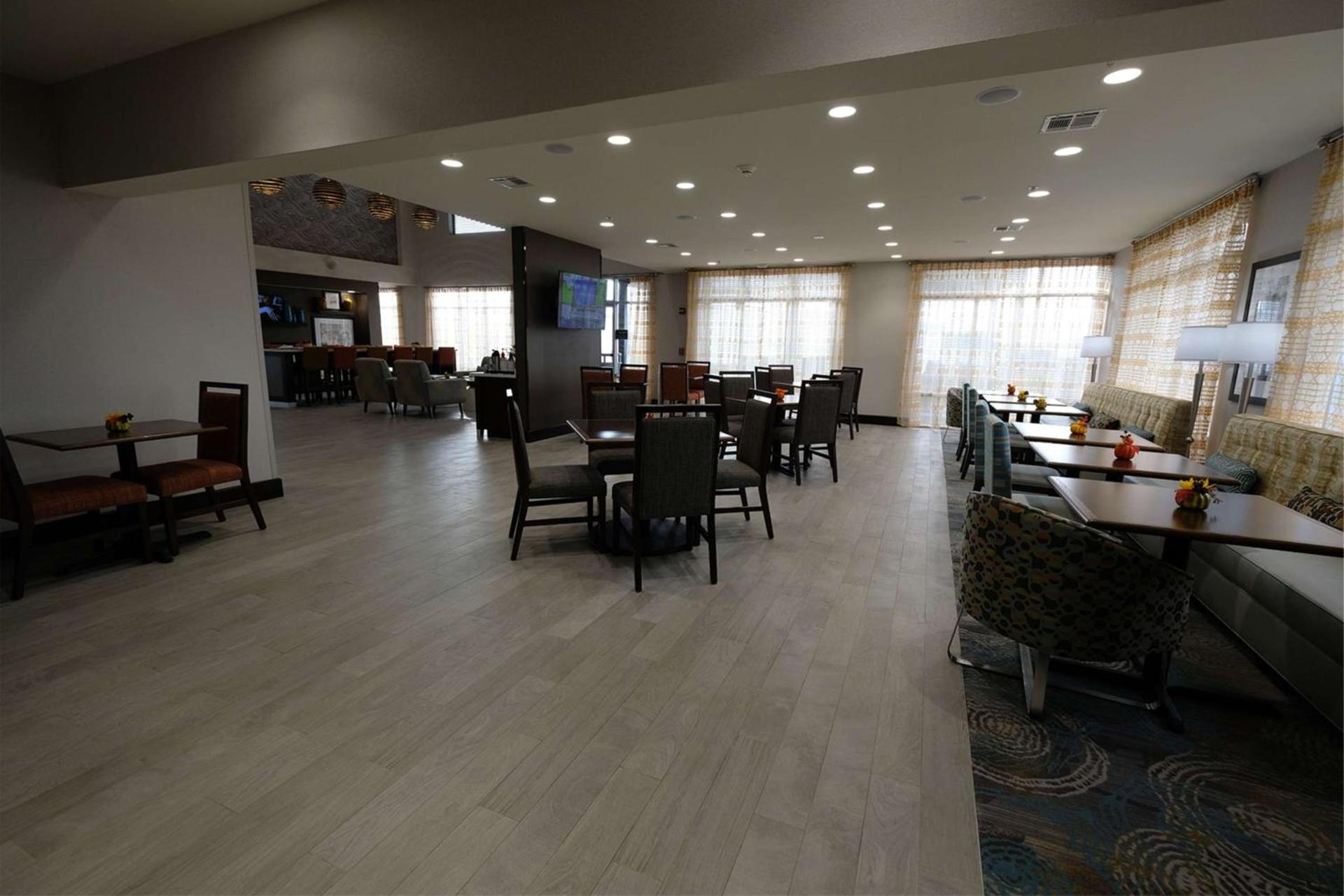 Hampton Inn Searcy Arkansas photo 13