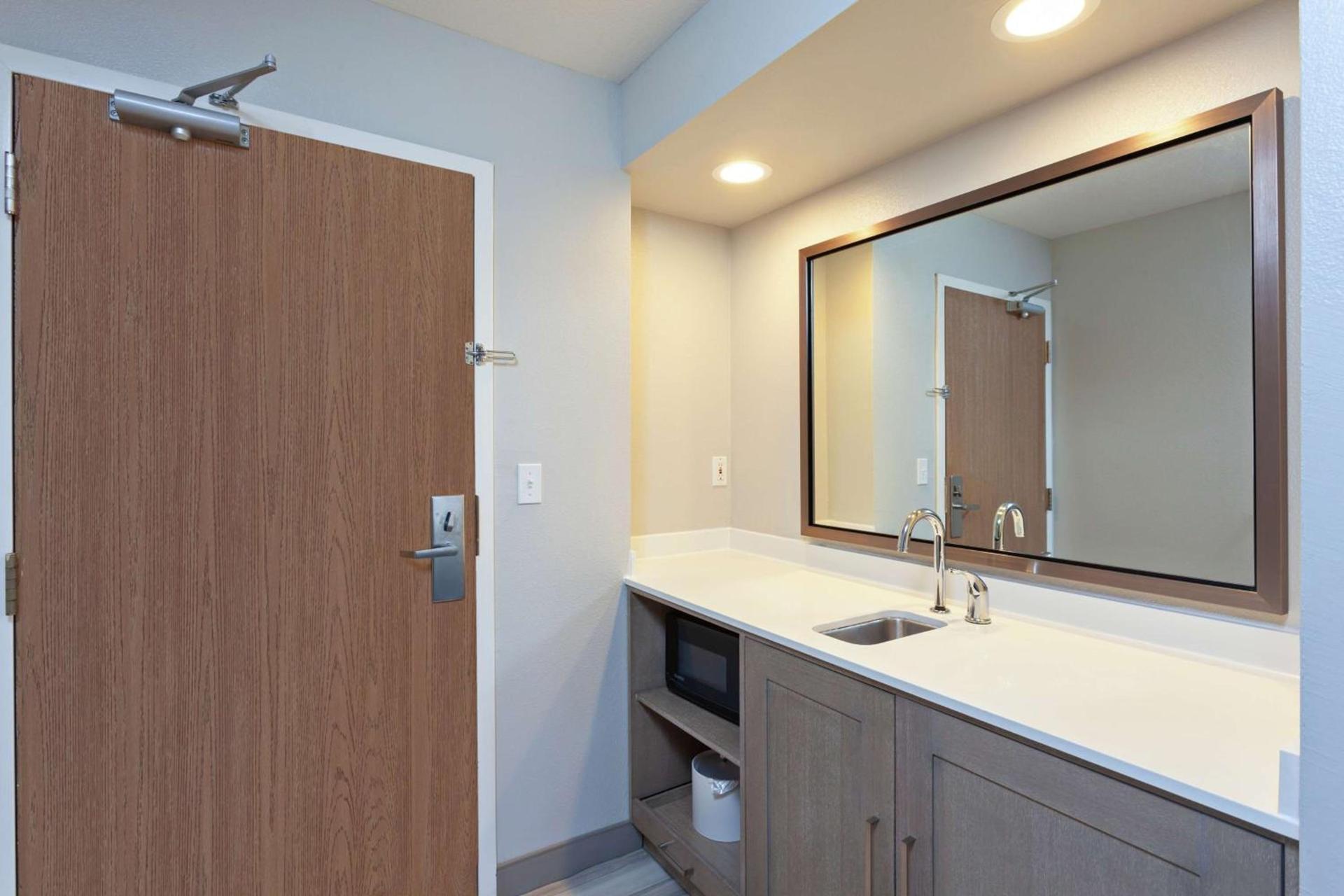 Hampton Inn & Suites Hermosa Beach photo 14