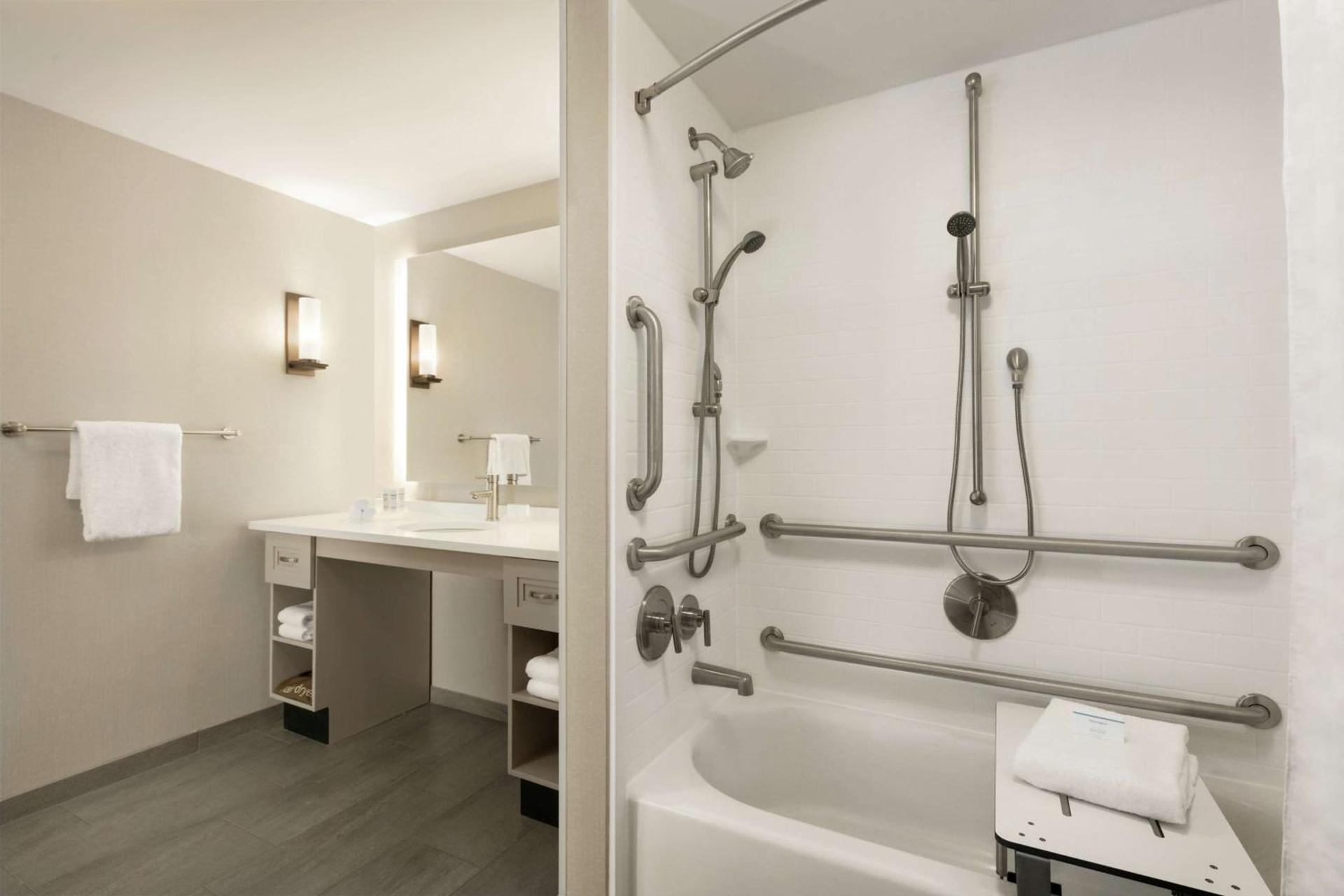 Homewood Suites By Hilton Worcester photo 14