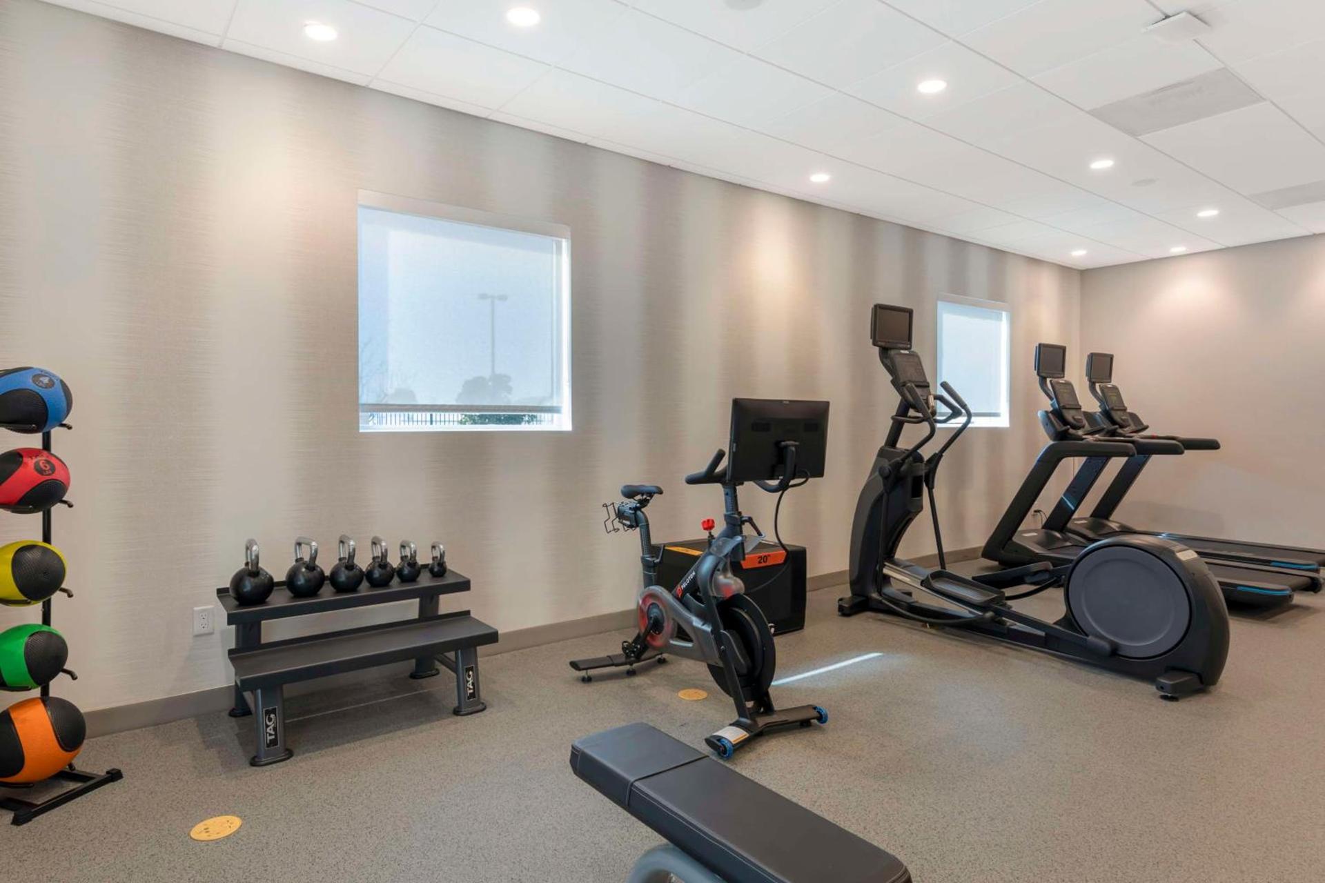 Home2 Suites By Hilton Redlands photo 11