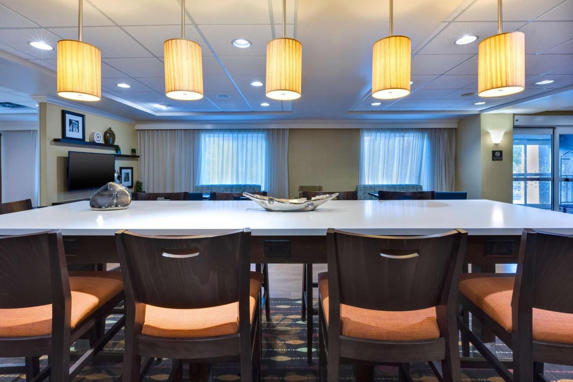 Hampton Inn Waterbury photo 3