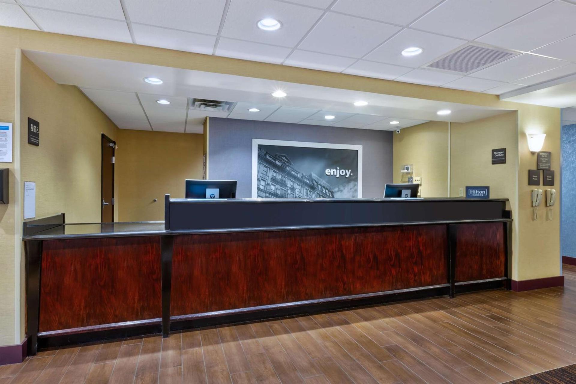 Hampton Inn Waterbury photo 5