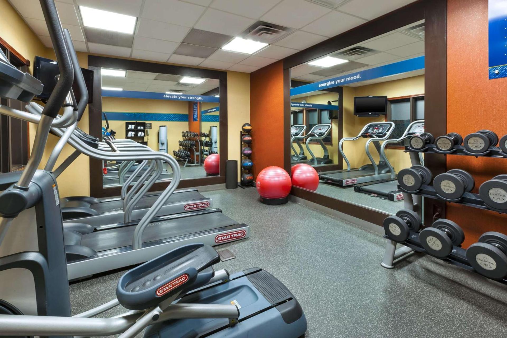 Hampton Inn Waterbury photo 6