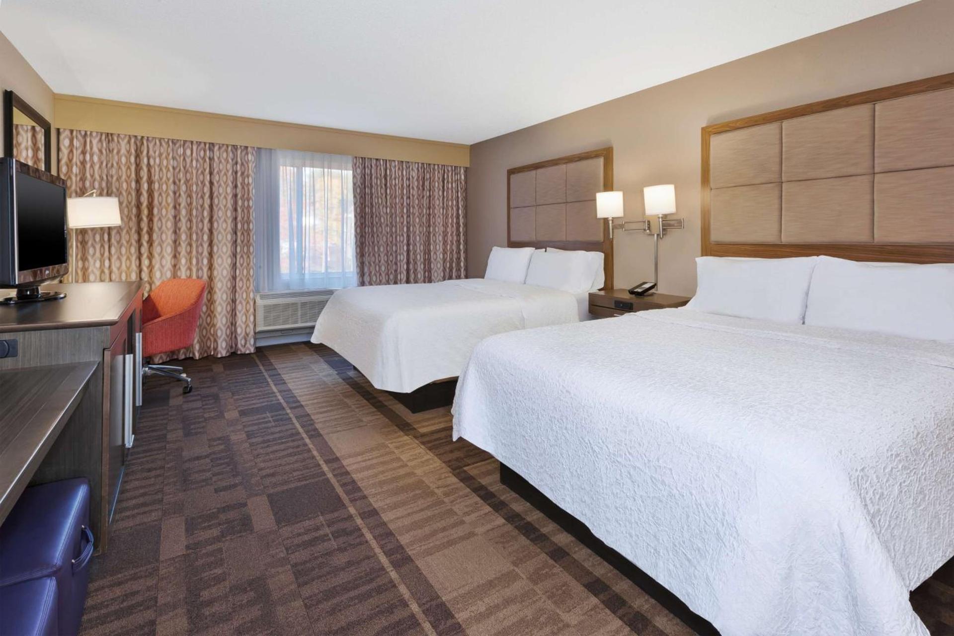 Hampton Inn Waterbury photo 8