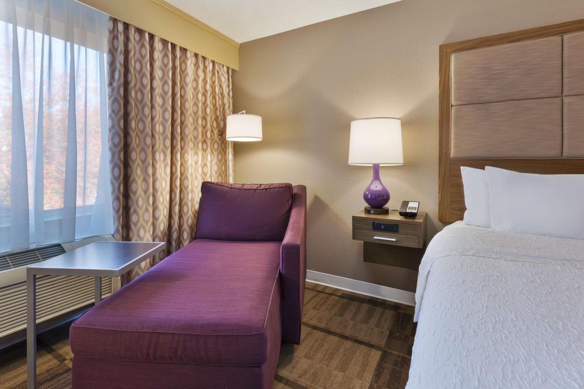 Hampton Inn Waterbury photo 10