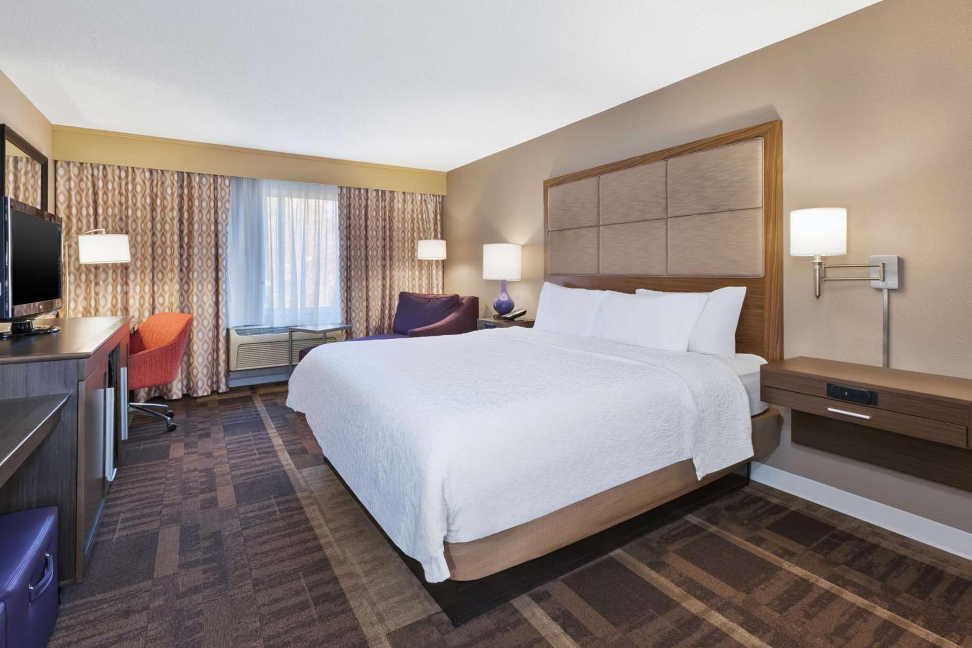 Hampton Inn Waterbury photo 12