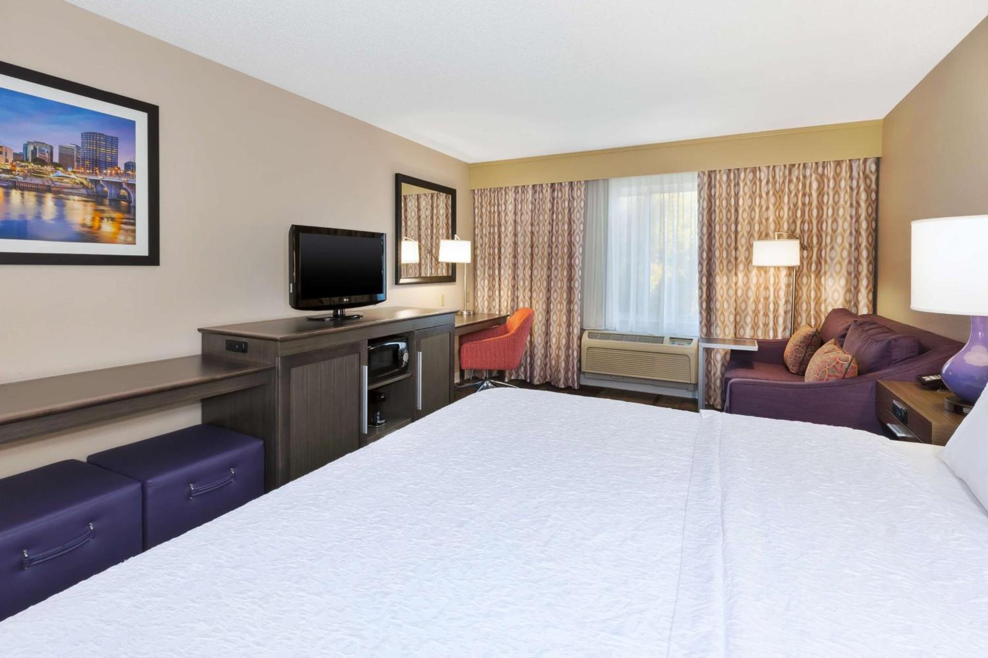 Hampton Inn Waterbury photo 14