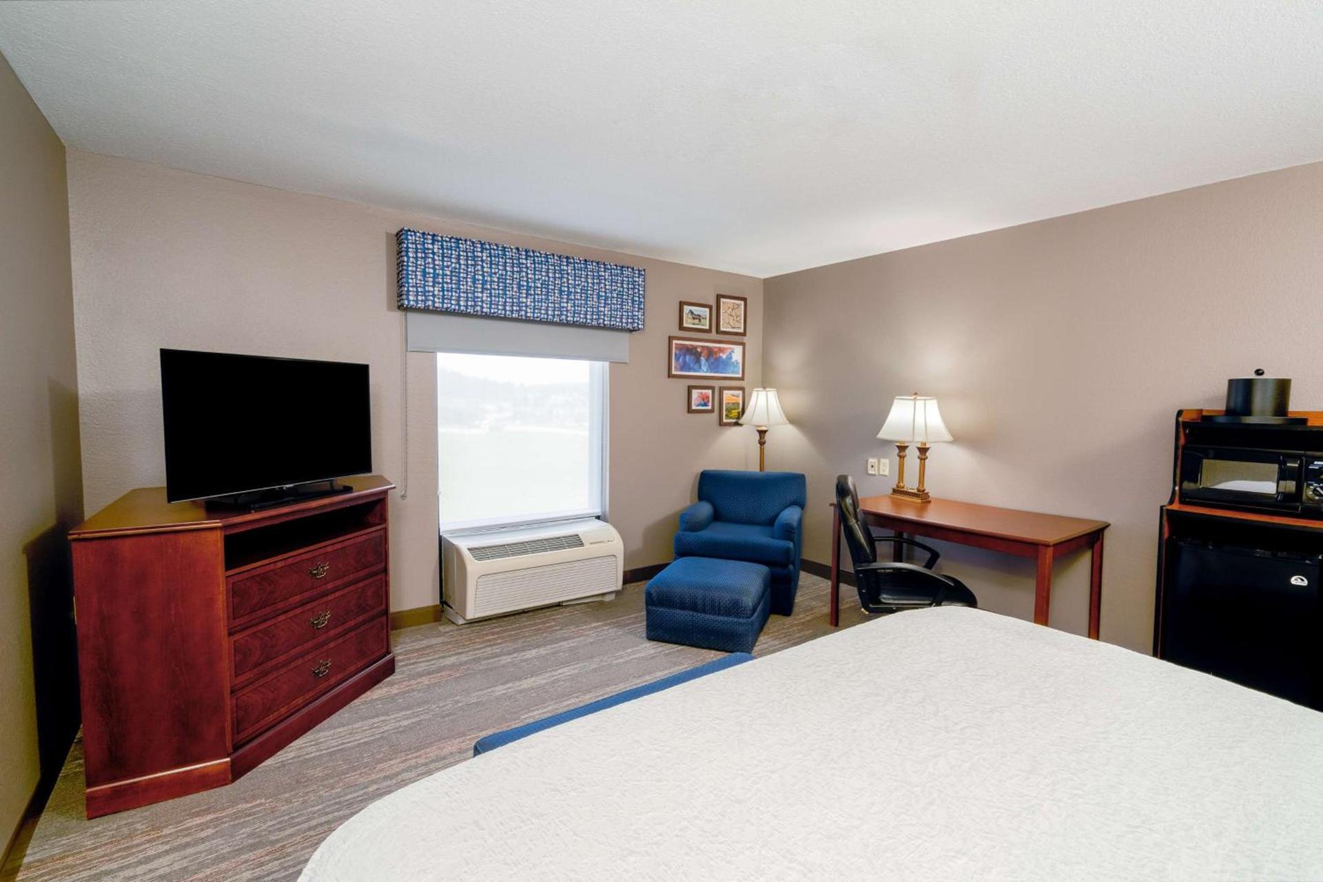 Hampton Inn London-North, Ky photo 16