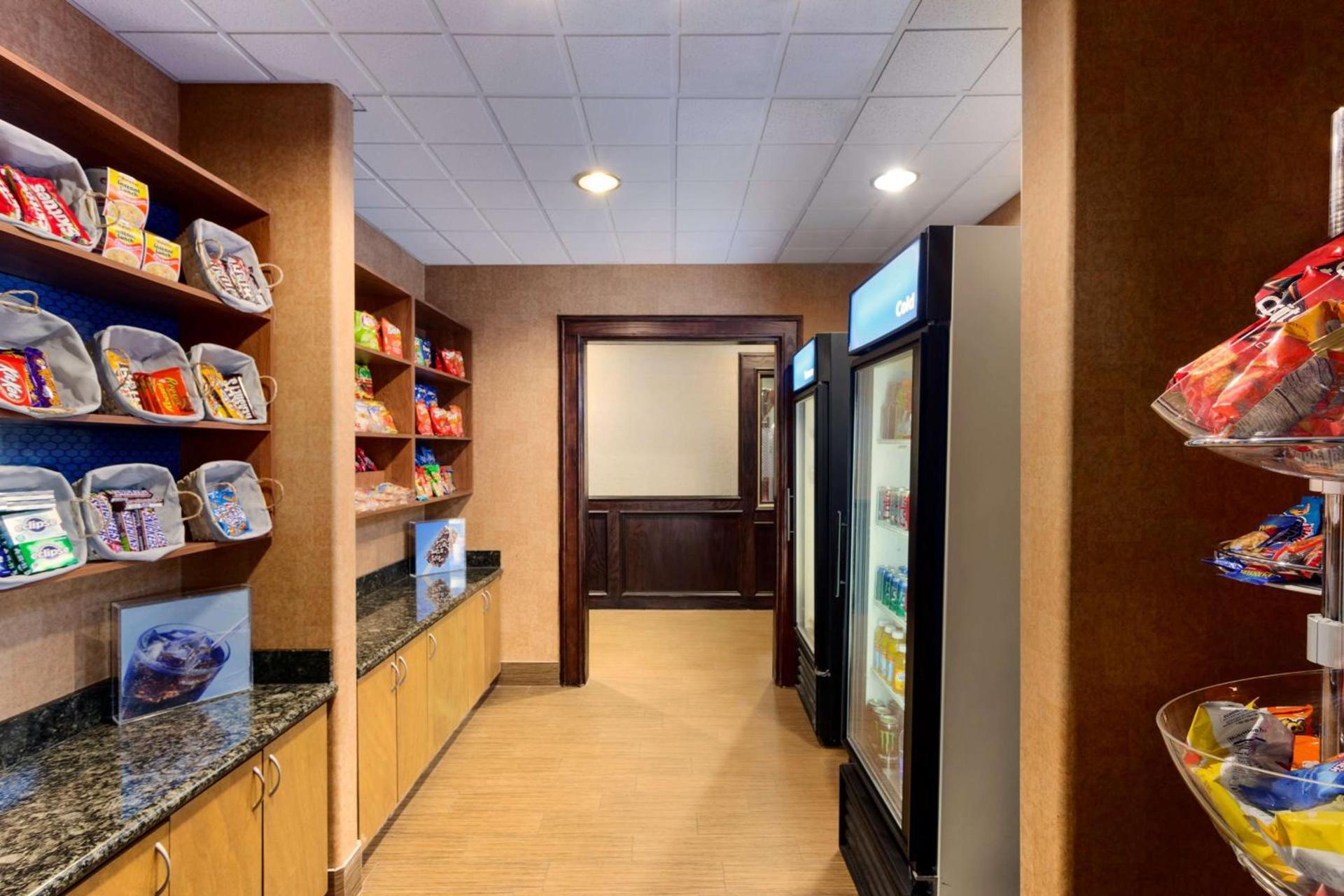 Hampton Inn & Suites Pharr photo 8