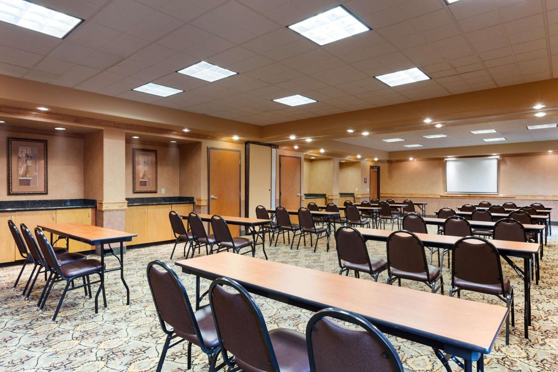 Hampton Inn & Suites Pharr photo 16