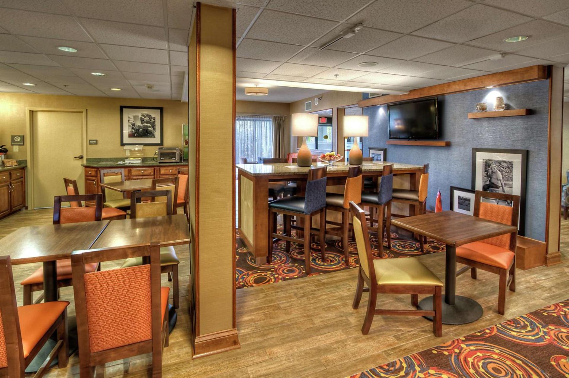 Hampton Inn Jonesville/Elkin photo 2