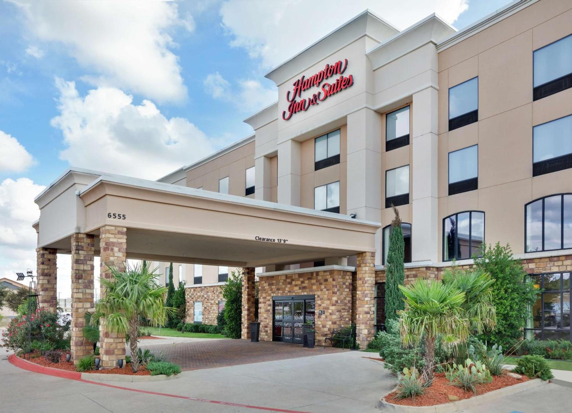 Hampton Inn & Suites Fort Worth/Forest Hill photo 2