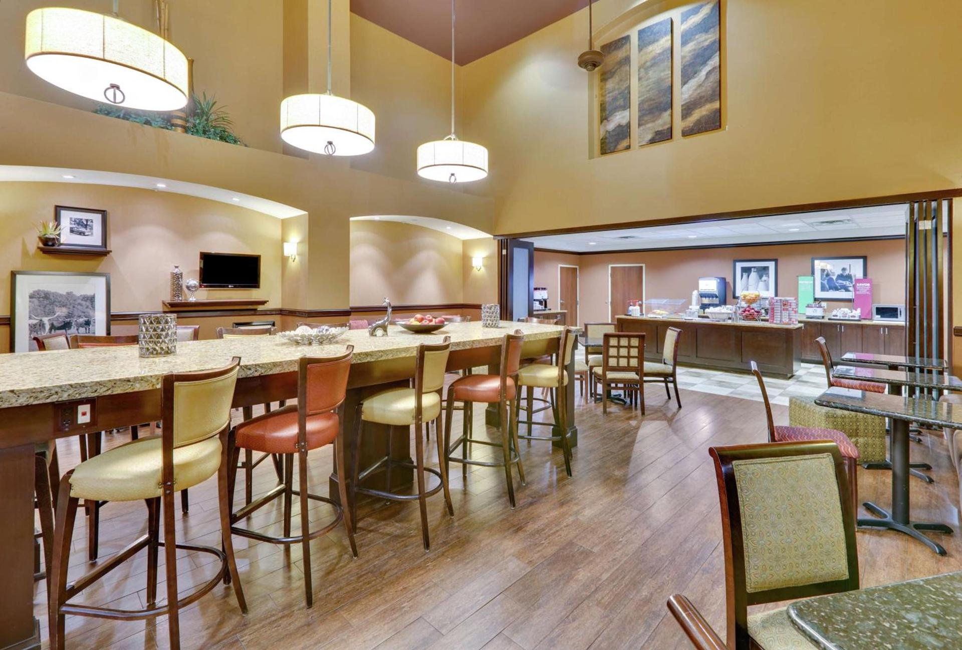 Hampton Inn & Suites Fort Worth/Forest Hill photo 5