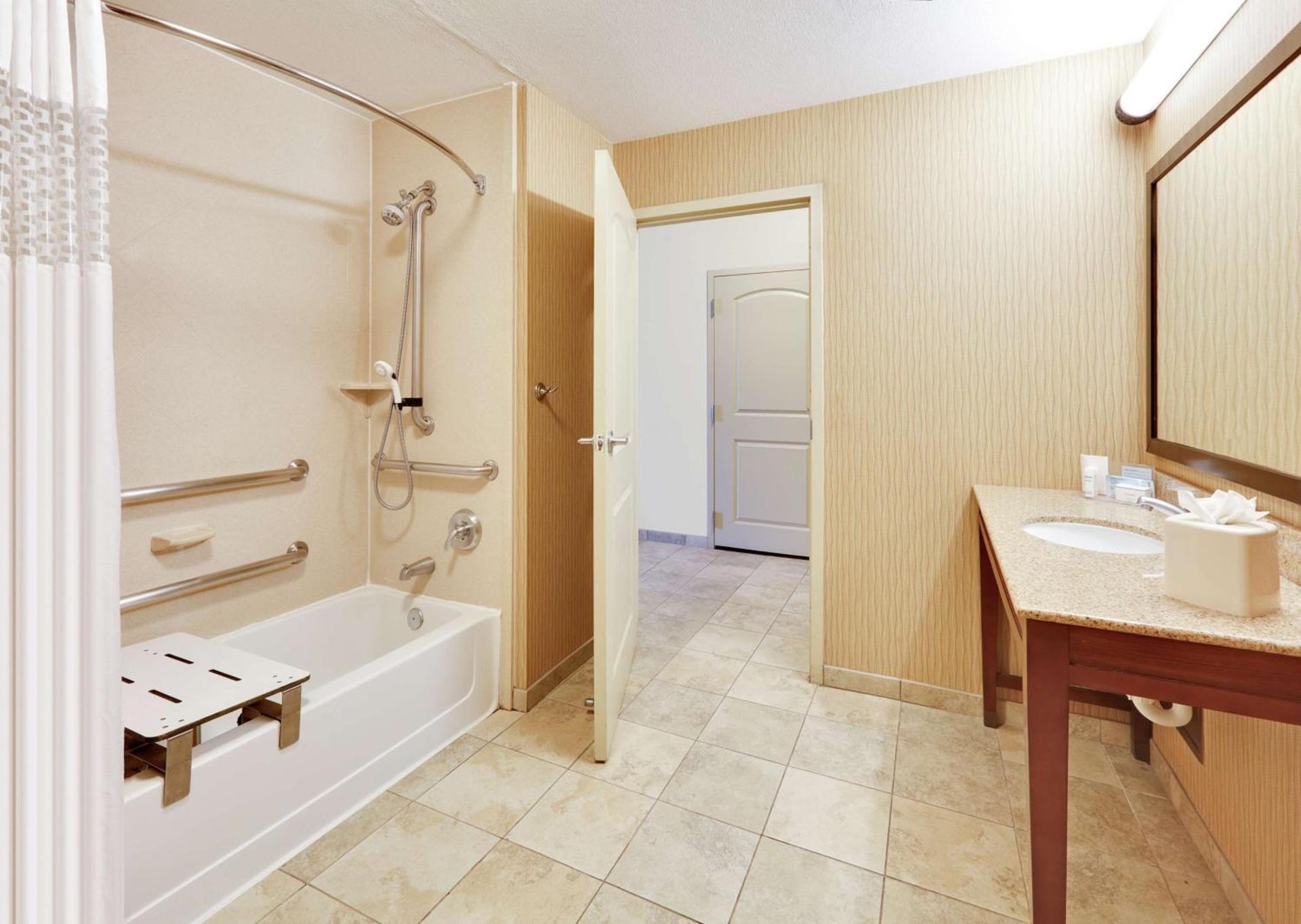 Hampton Inn & Suites Fort Worth/Forest Hill photo 14