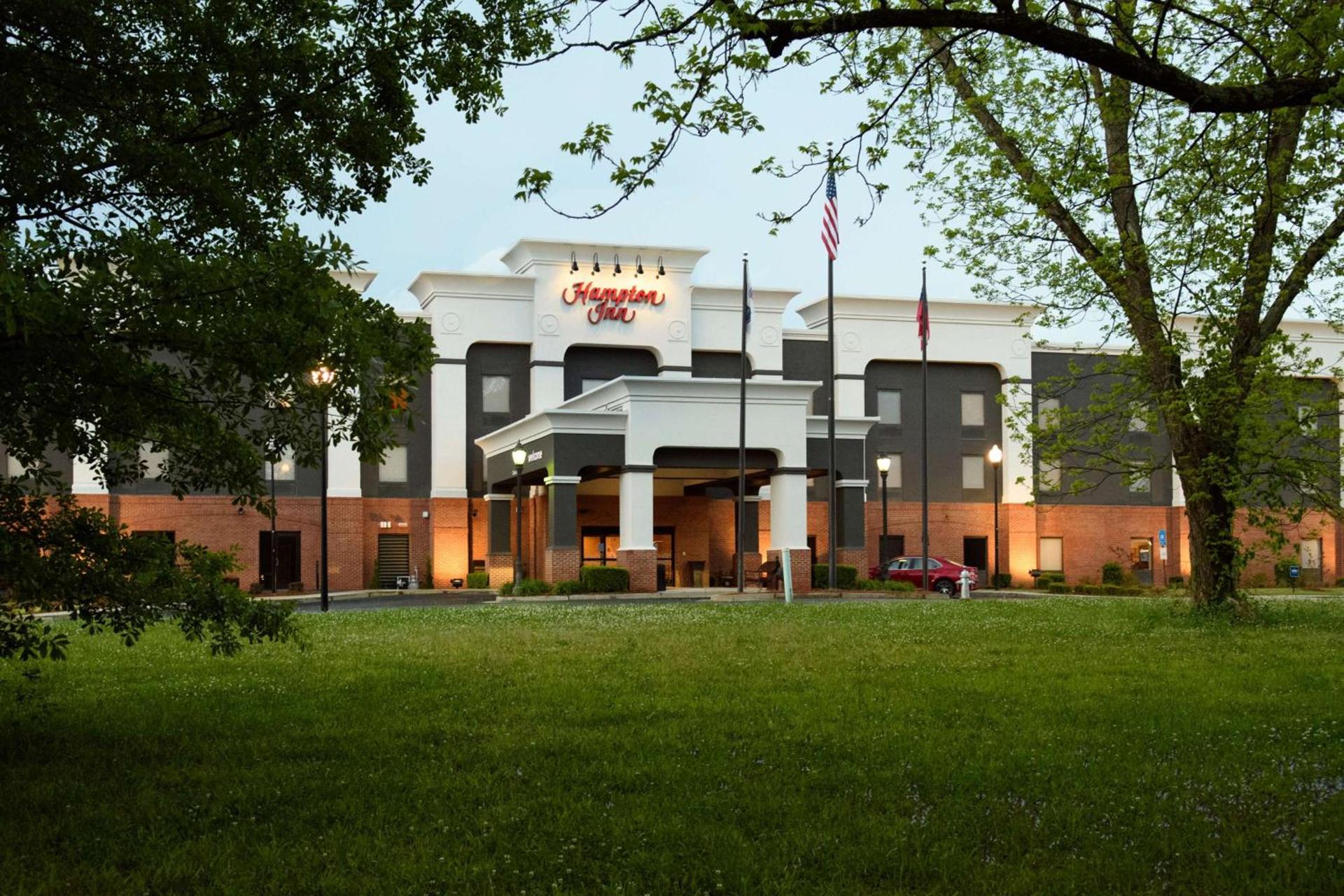 Hampton Inn Fayetteville photo 2