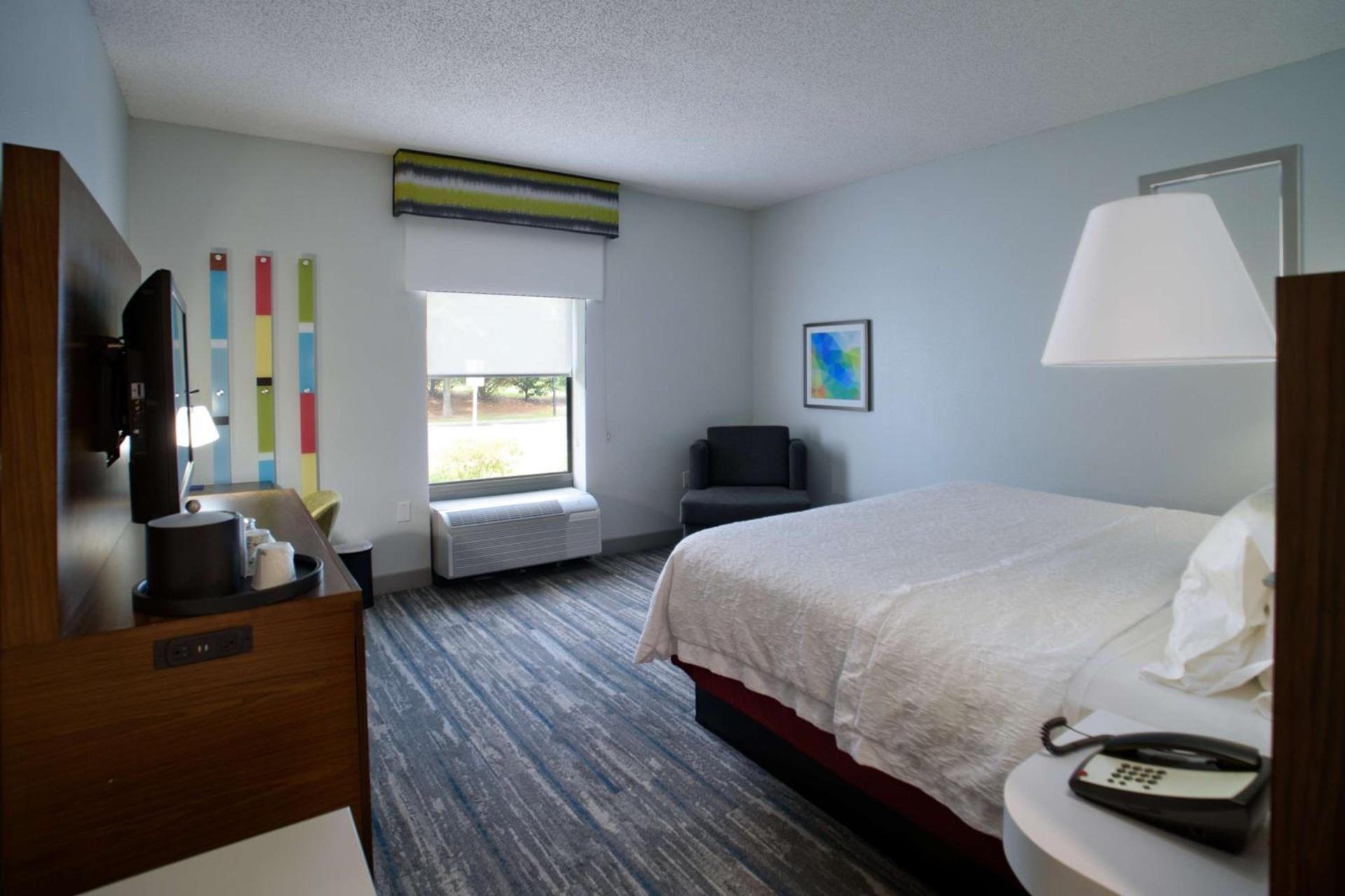 Hampton Inn Fayetteville photo 13