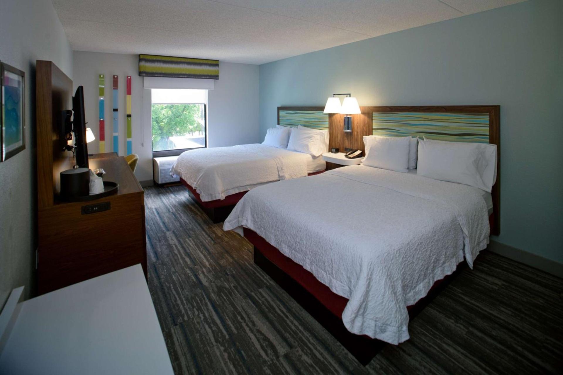 Hampton Inn Fayetteville photo 16