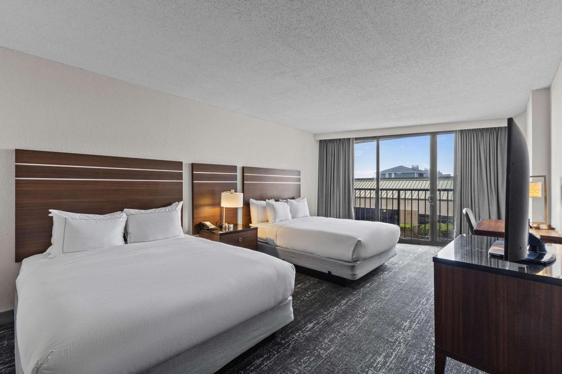 DoubleTree by Hilton Atlantic Beach Oceanfront photo 12