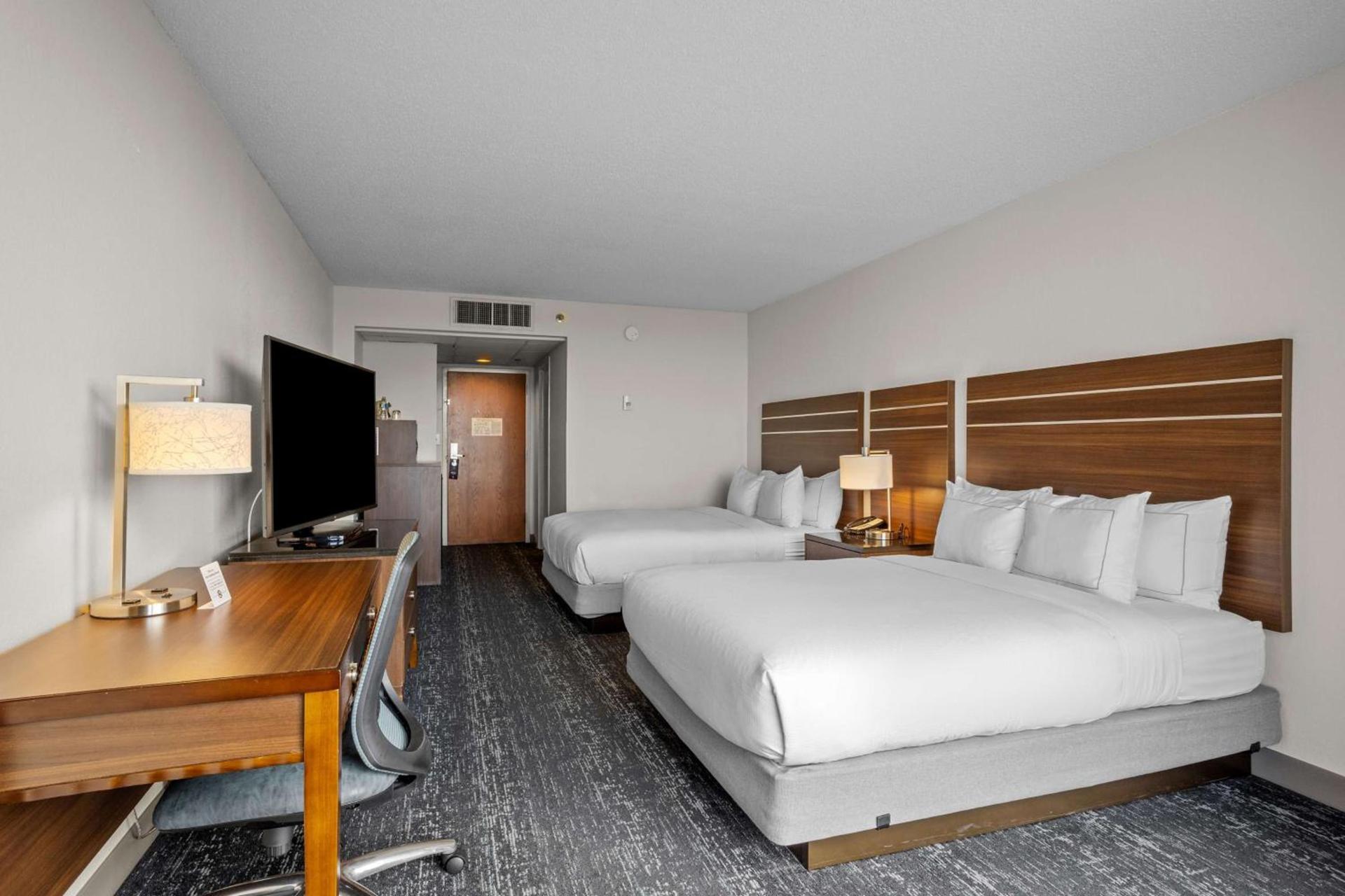 DoubleTree by Hilton Atlantic Beach Oceanfront photo 13