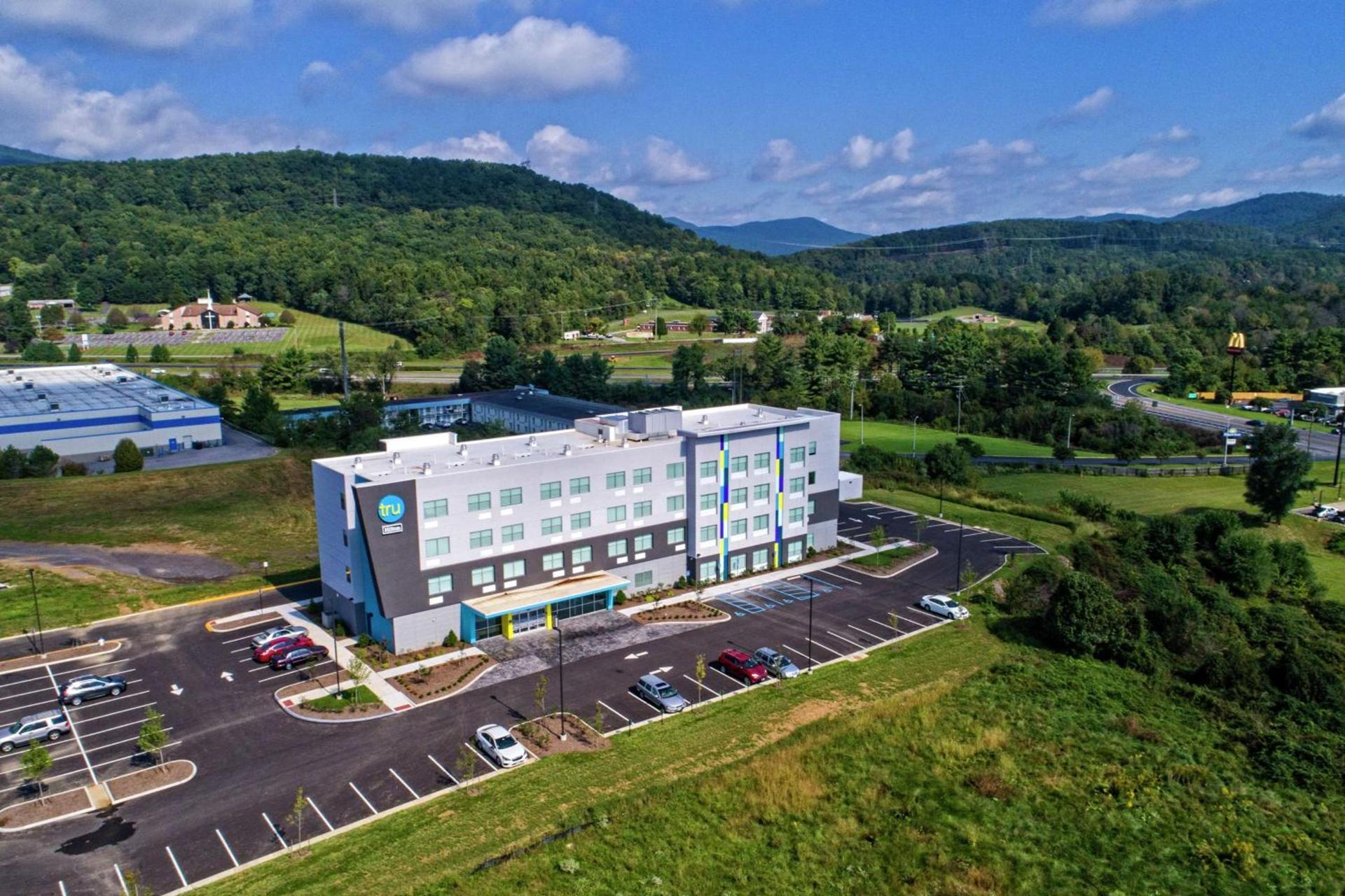 Tru By Hilton Roanoke Hollins photo 2
