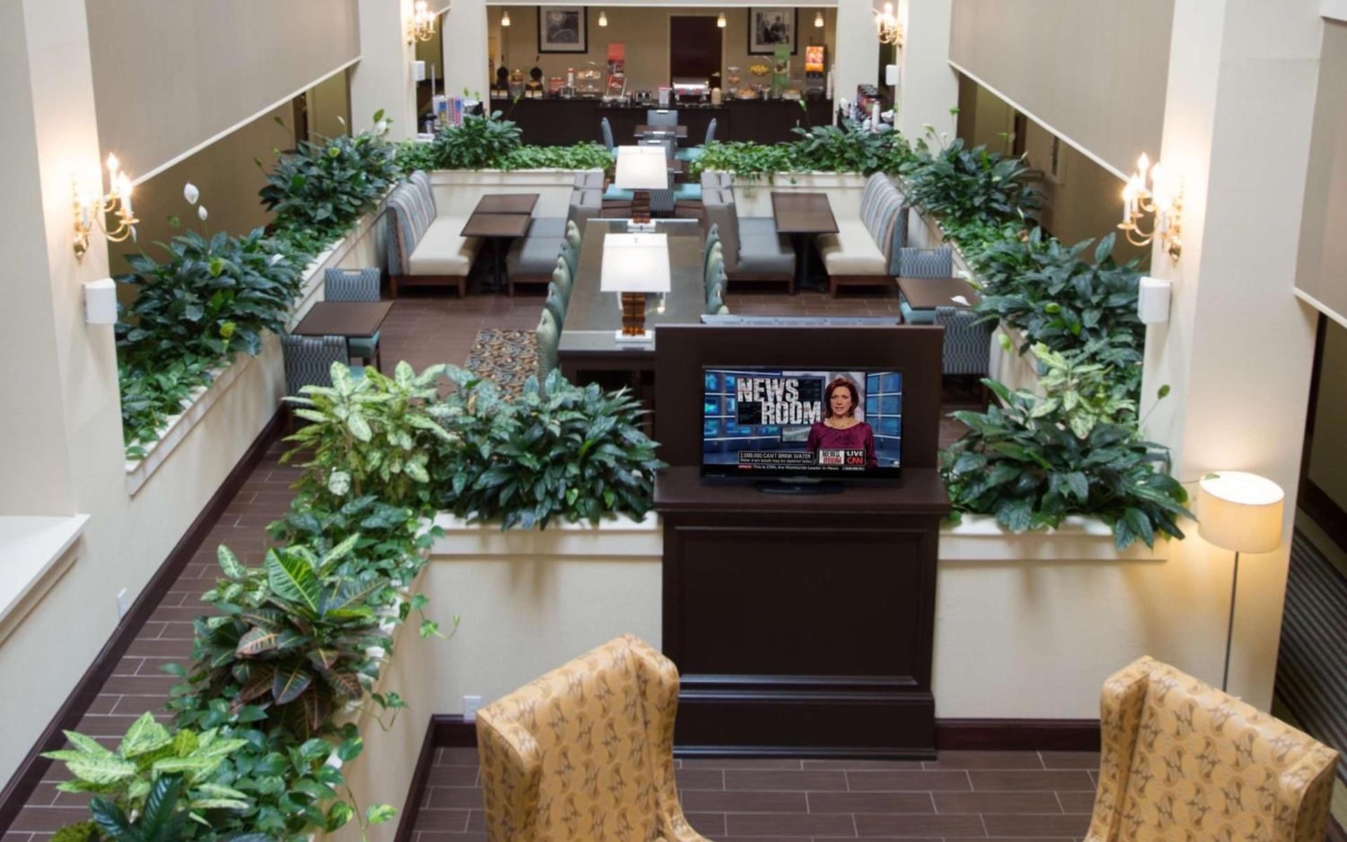Hampton Inn Cornelia photo 2