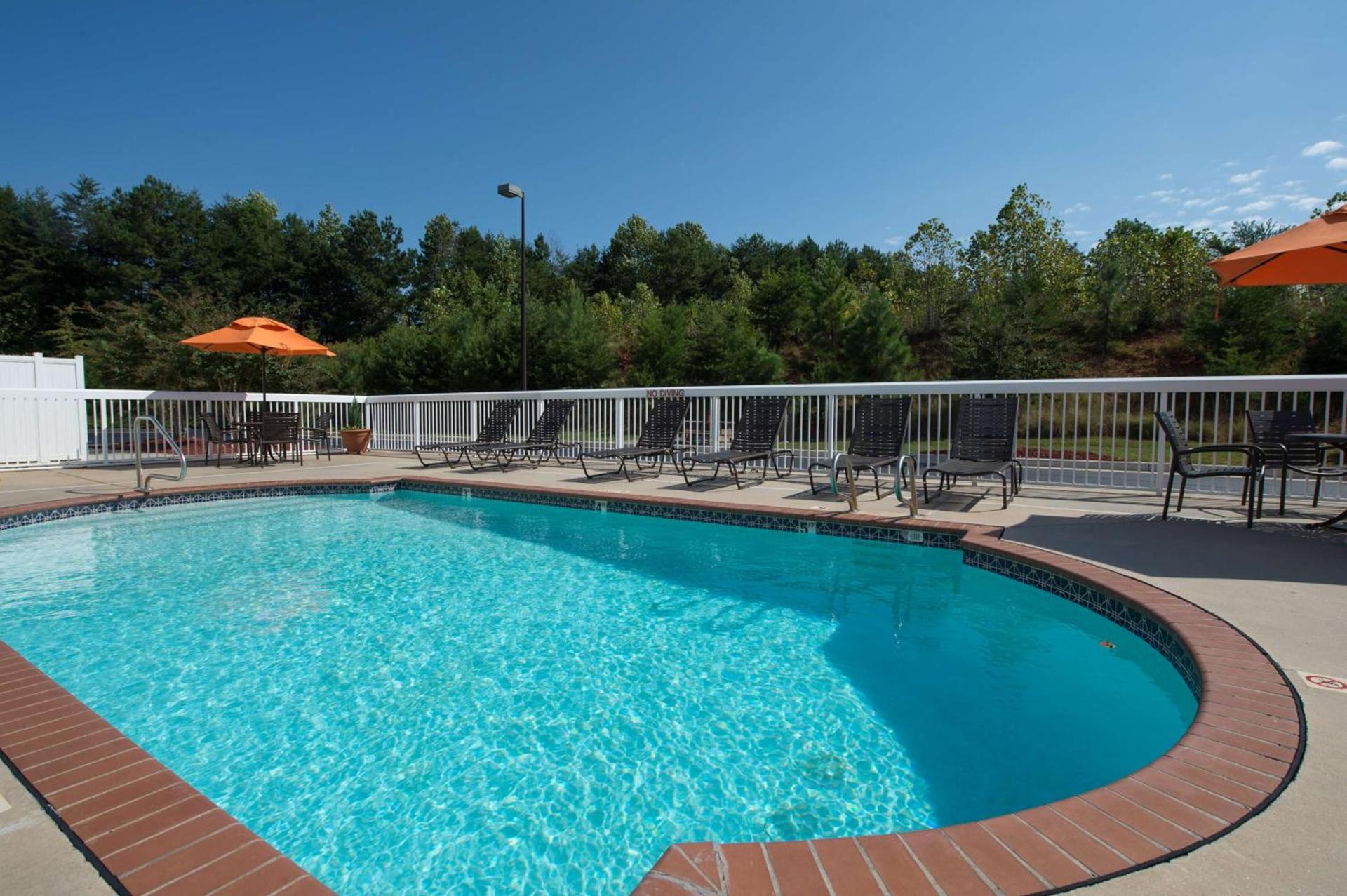 Hampton Inn Cornelia photo 5