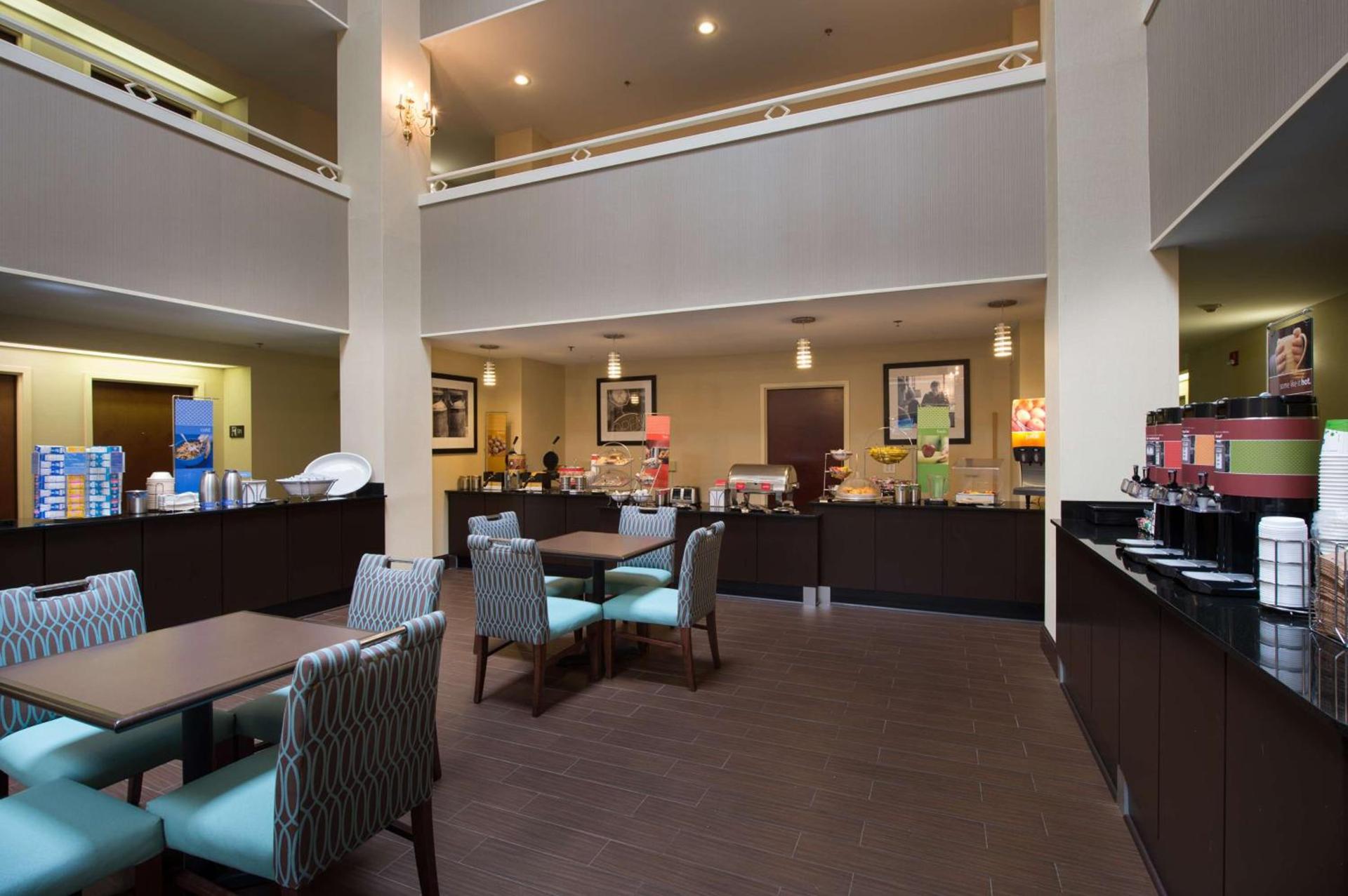 Hampton Inn Cornelia photo 7