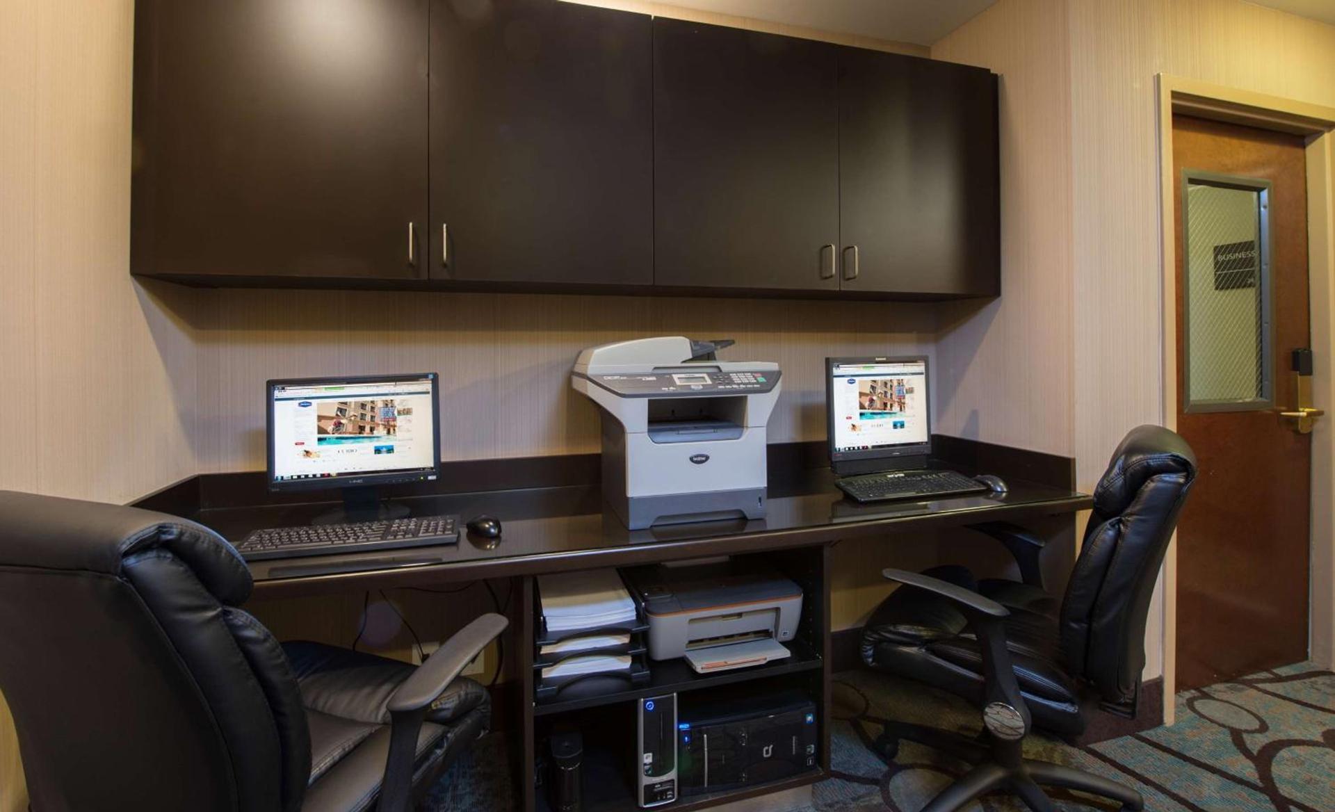 Hampton Inn Cornelia photo 21