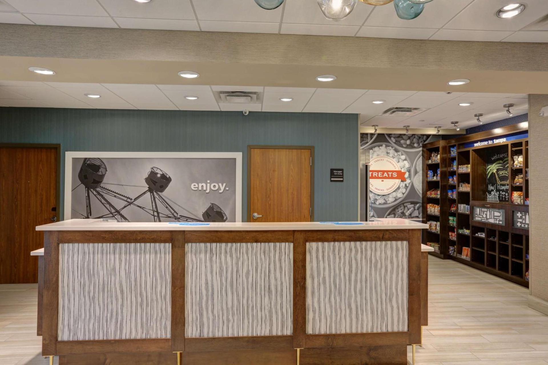 Hampton Inn & Suites by Hilton Tampa Busch Gardens Area photo 4