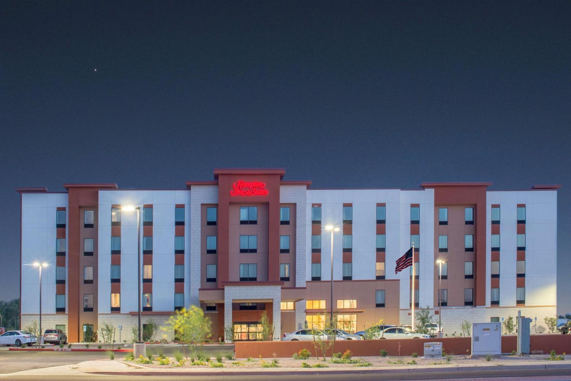Hampton Inn & Suites Phoenix - East Mesa in Gilbert photo 2