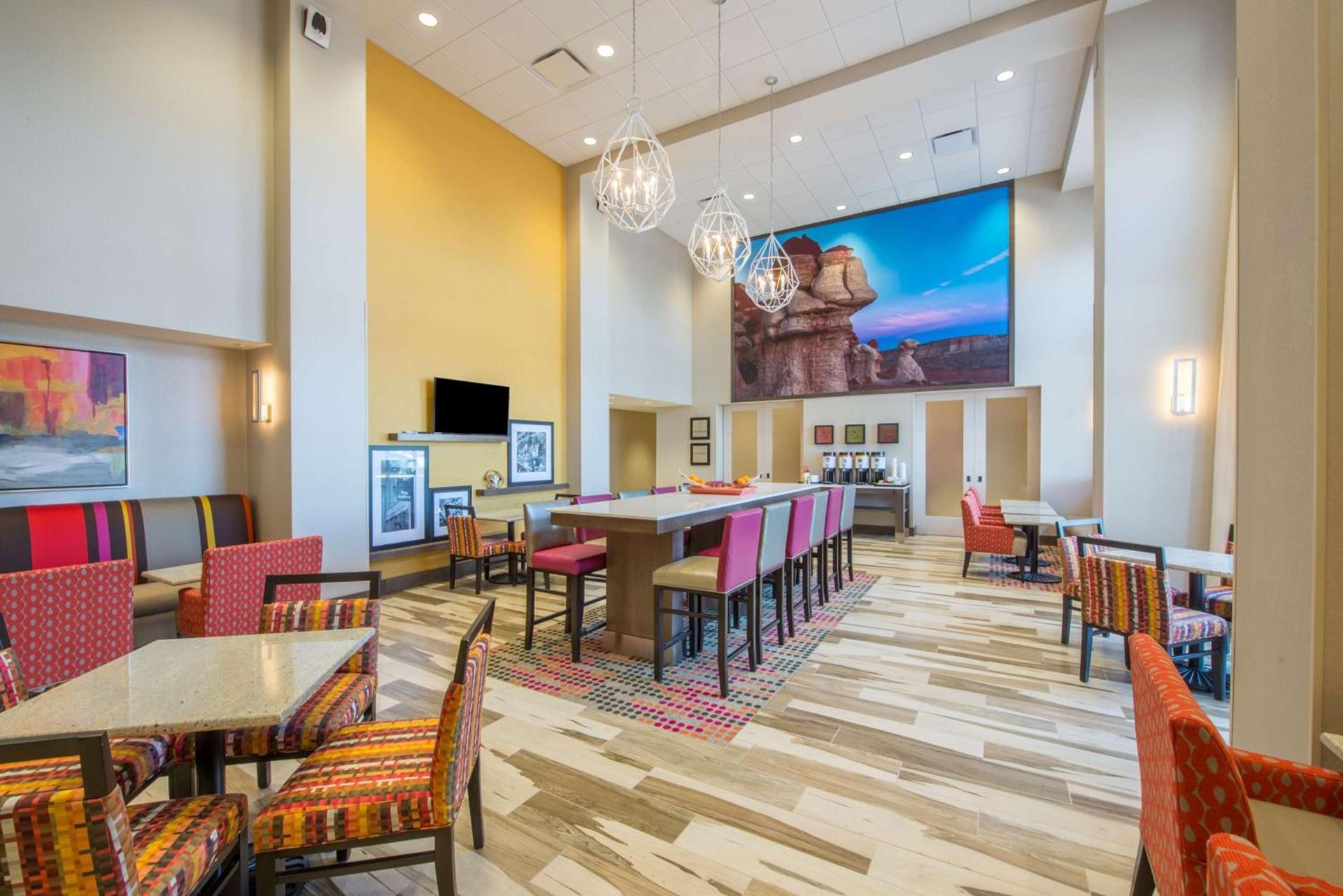 Hampton Inn & Suites Phoenix - East Mesa in Gilbert photo 10