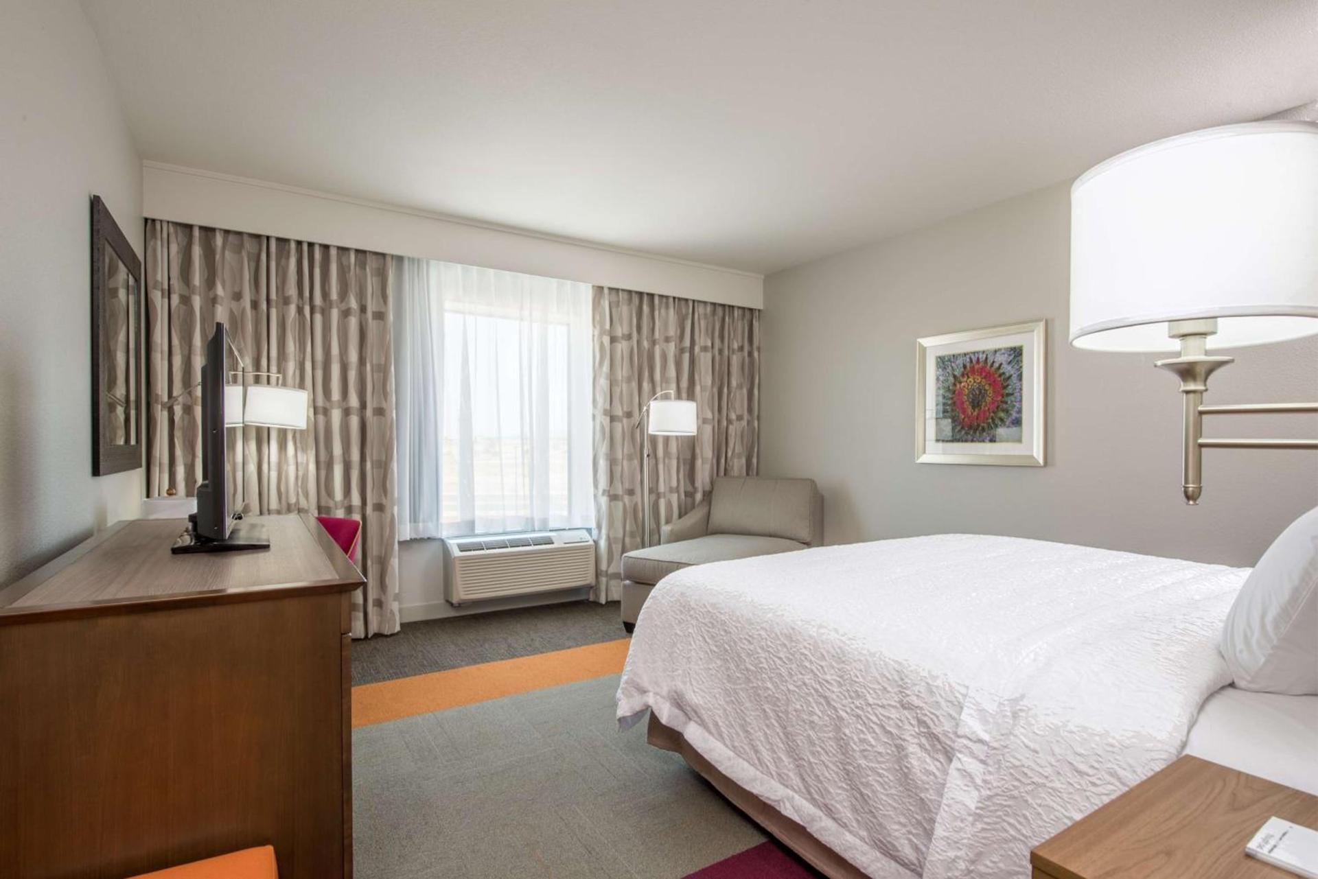 Hampton Inn & Suites Phoenix - East Mesa in Gilbert photo 15