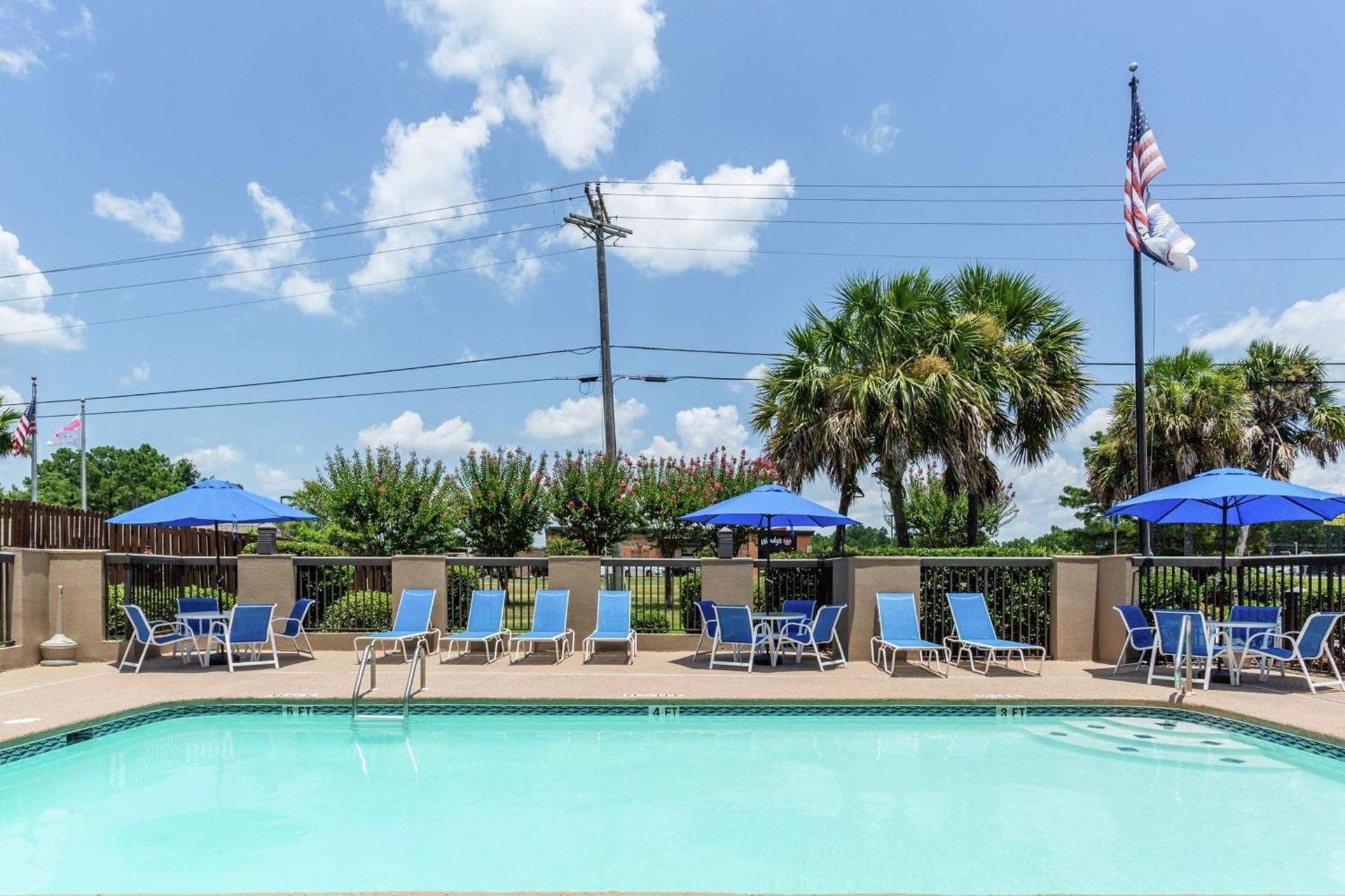 Hampton Inn Biloxi-Ocean Springs photo 3