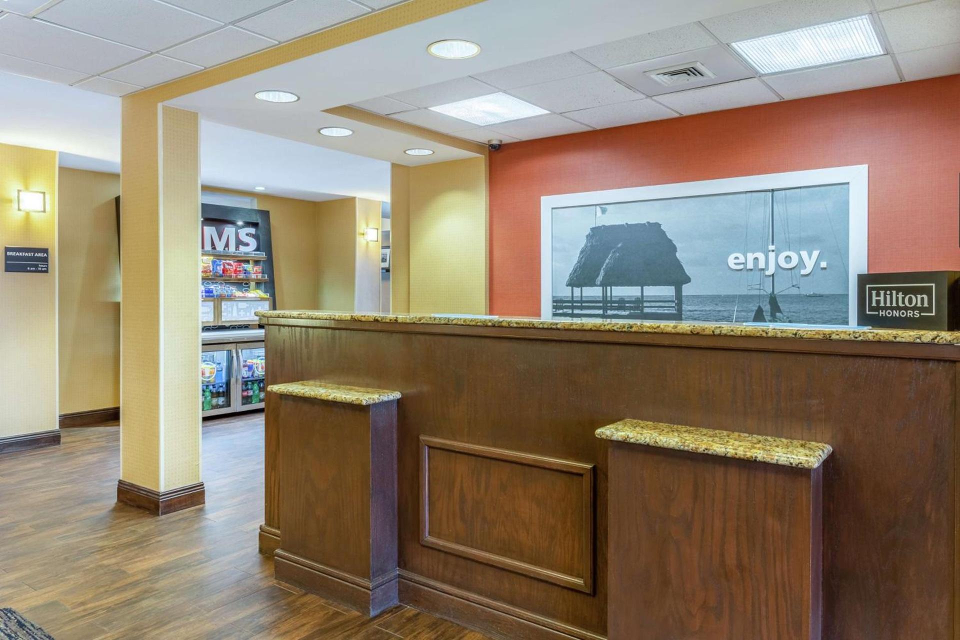 Hampton Inn Biloxi-Ocean Springs photo 2