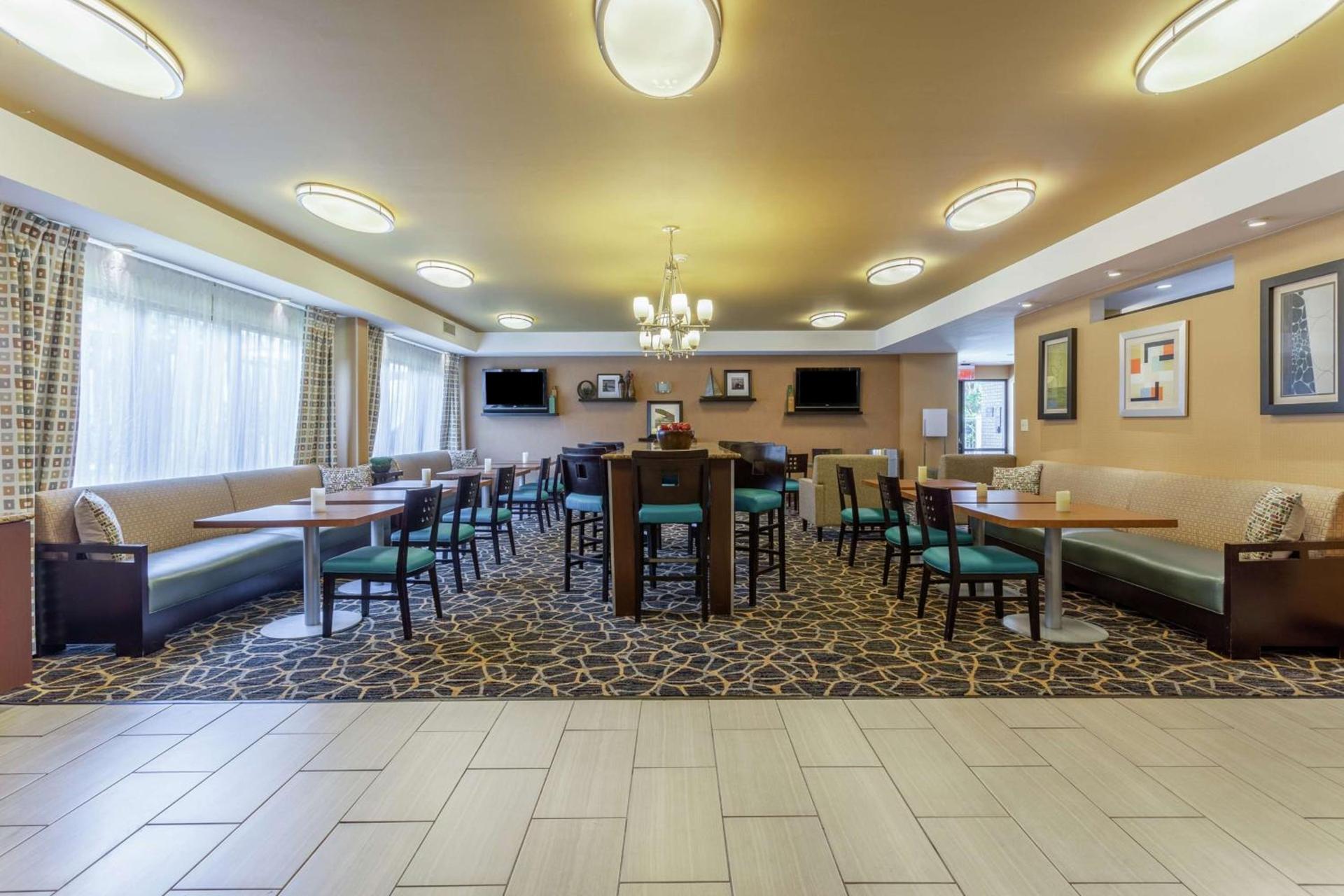 Hampton Inn Biloxi-Ocean Springs photo 5