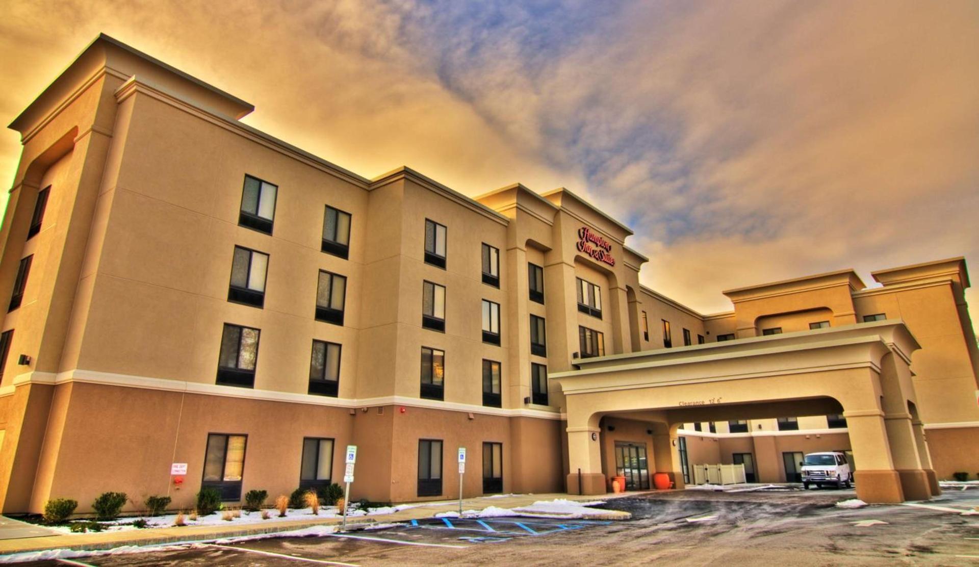 Hampton Inn and Suites Parsippany/North photo 2