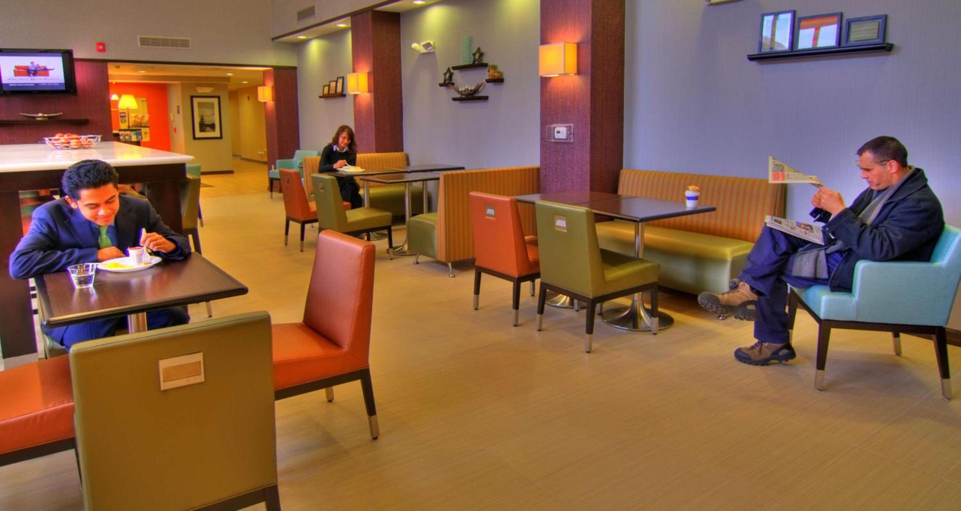 Hampton Inn and Suites Parsippany/North photo 9