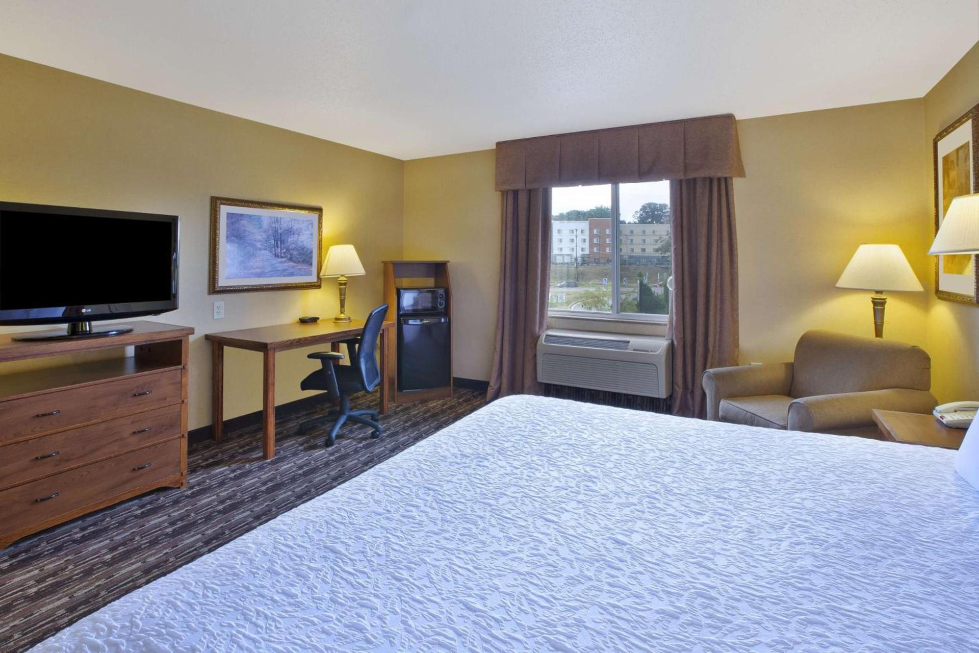 Hampton Inn Pittsburgh Area-Beaver Valley-Center Township photo 11
