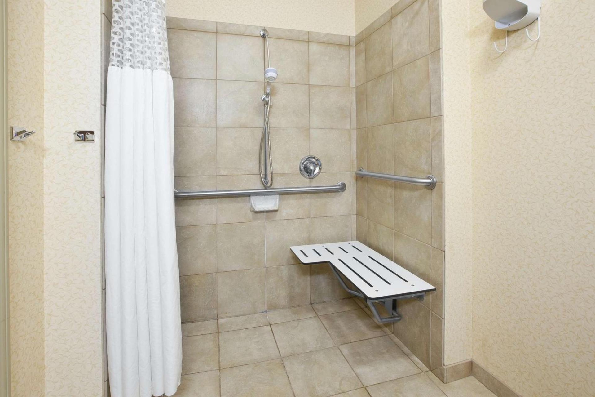 Hampton Inn Pittsburgh Area-Beaver Valley-Center Township photo 14