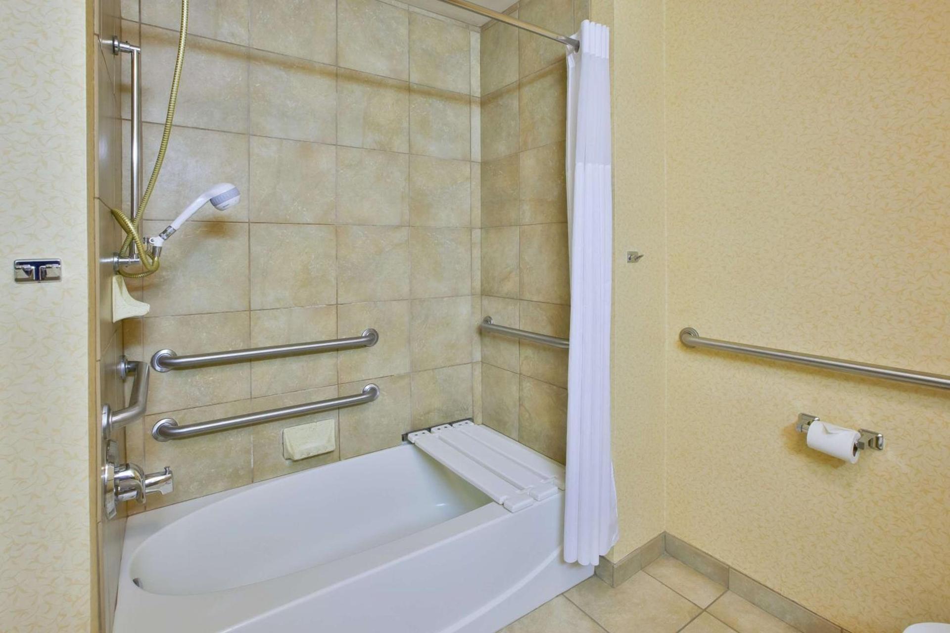 Hampton Inn Pittsburgh Area-Beaver Valley-Center Township photo 19