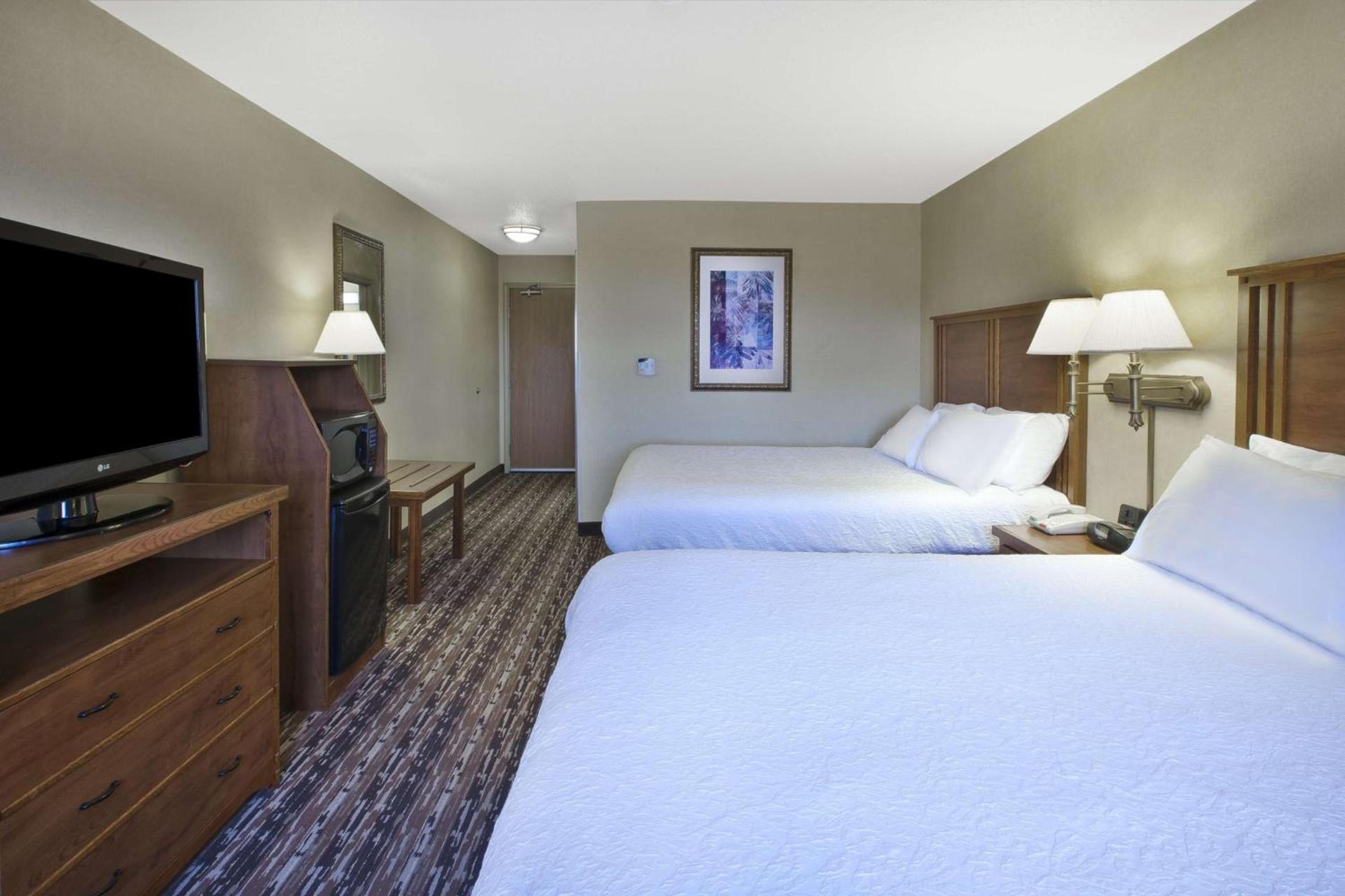 Hampton Inn Pittsburgh Area-Beaver Valley-Center Township photo 21