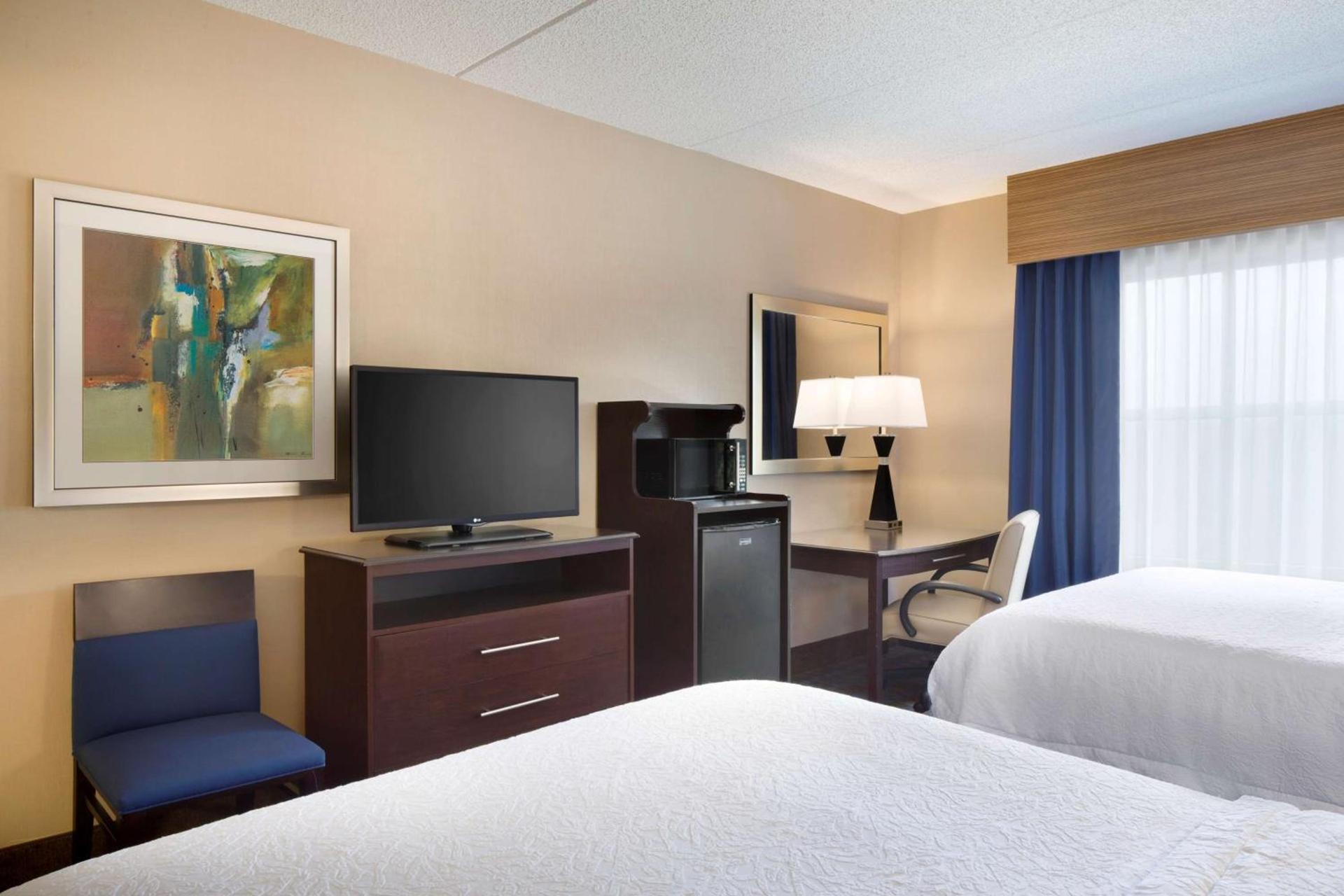Hampton Inn and Suites Camp Springs photo 11